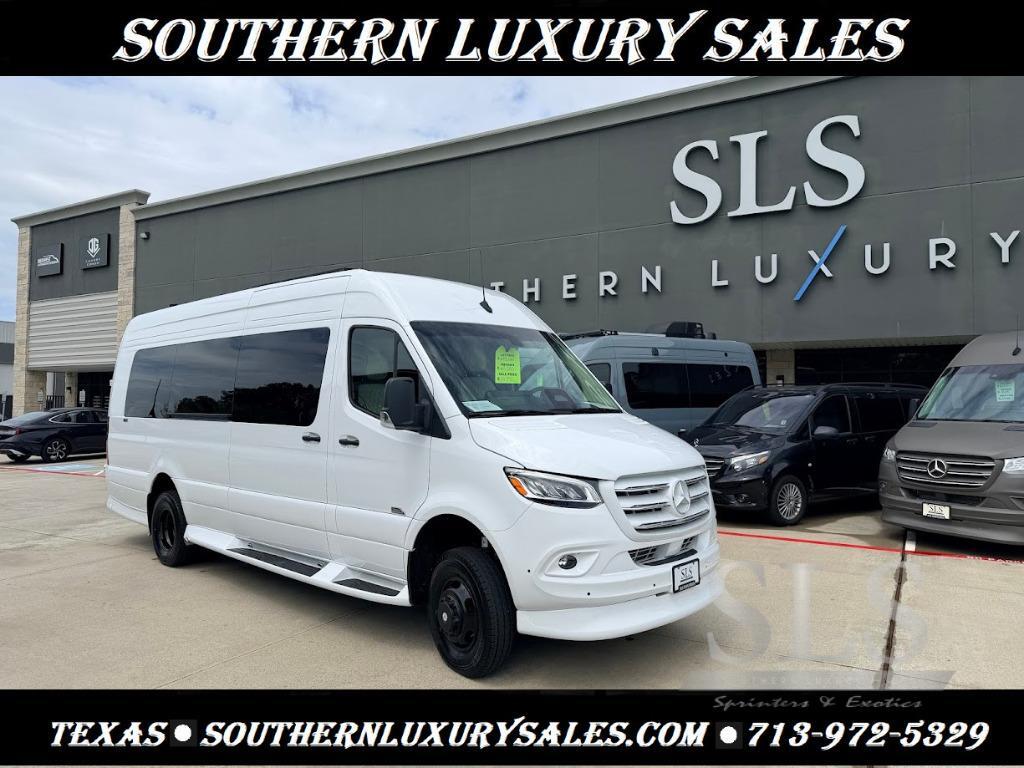 2027 Midwest Automotive Designs Luxe Cruiser D6 AWD 170 EXT RV