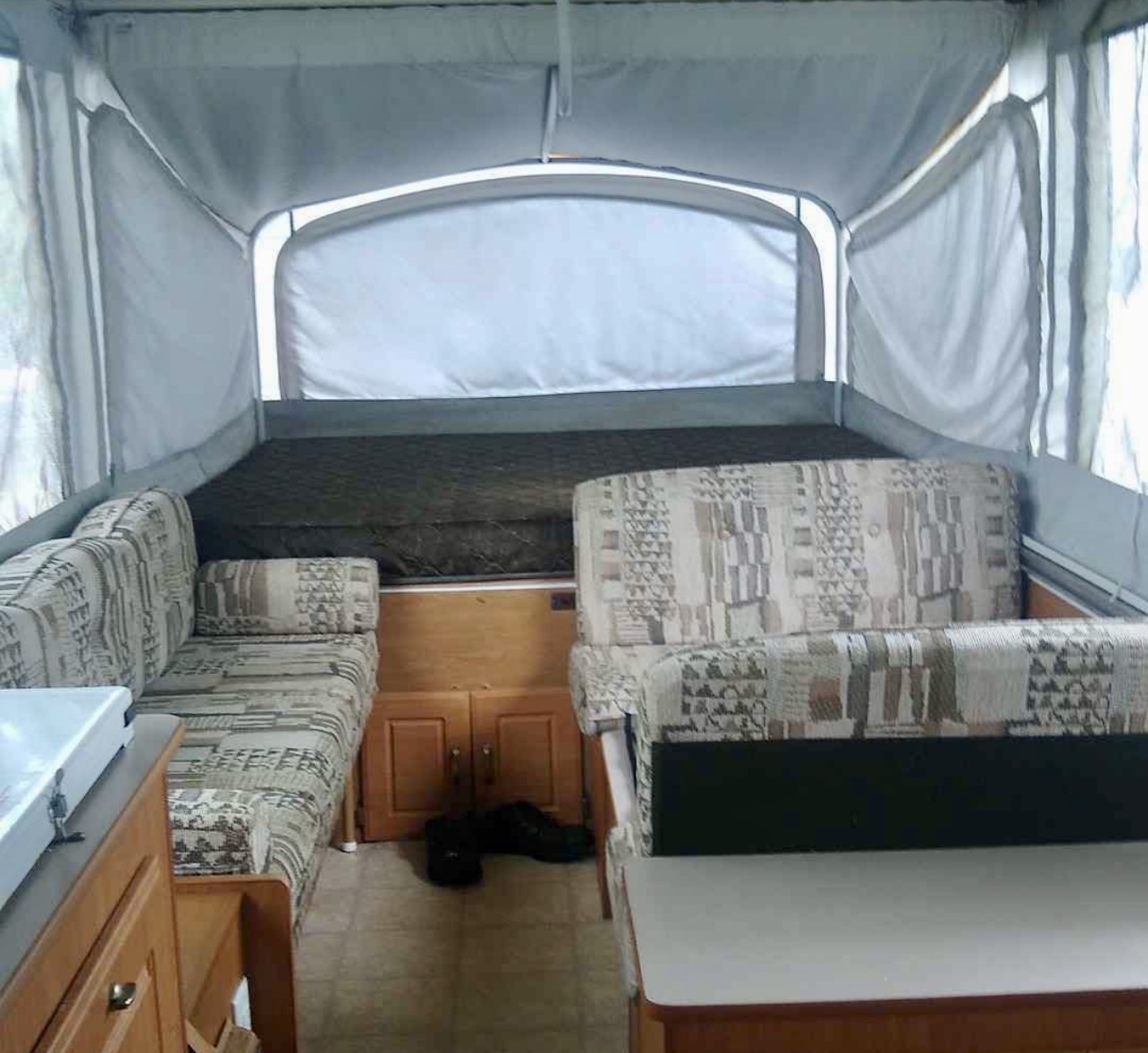 2003 Fleetwood COLEMAN 4250 in huntington beach CA