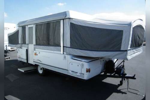2003 Fleetwood COLEMAN 4250 in huntington beach CA