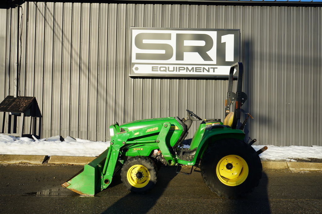 2016 John Deere 3032E Hydro in Orono, ME