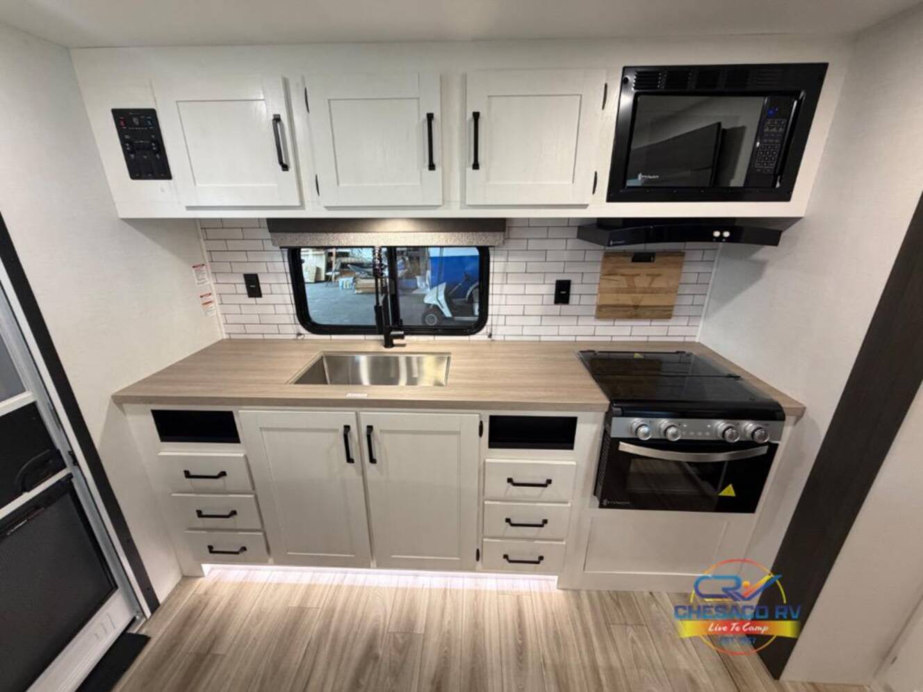 A photo of this 2027 Venture Rv Sienna 231VRK
