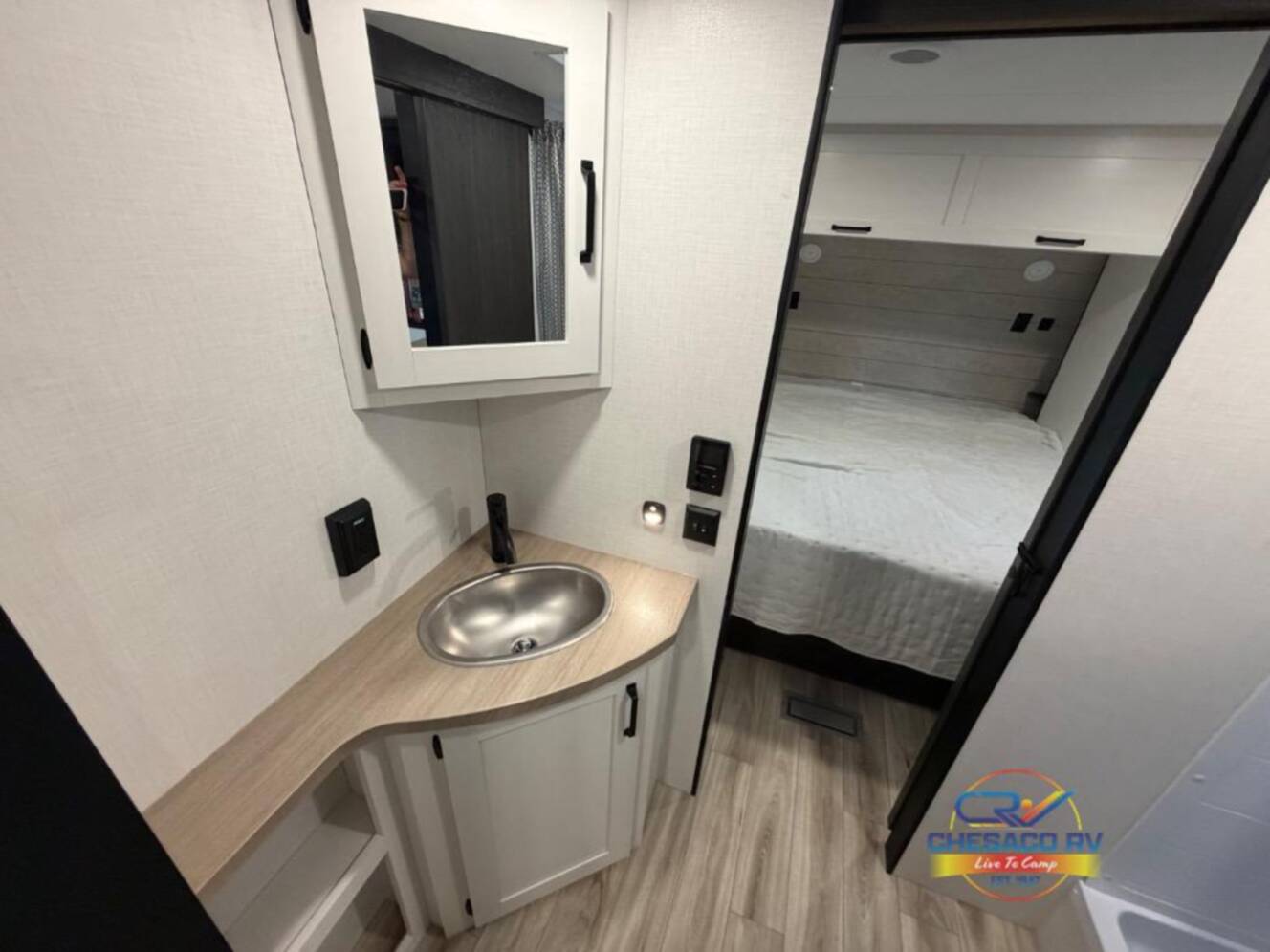 A photo of this 2027 Venture Rv Sienna 231VRK
