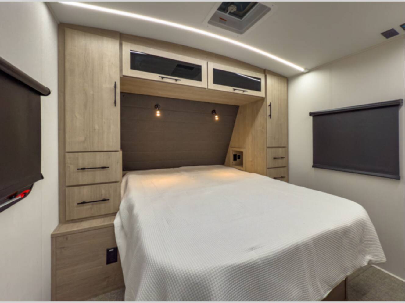 A photo of this 2025 Grand Design Imagine 2600RB