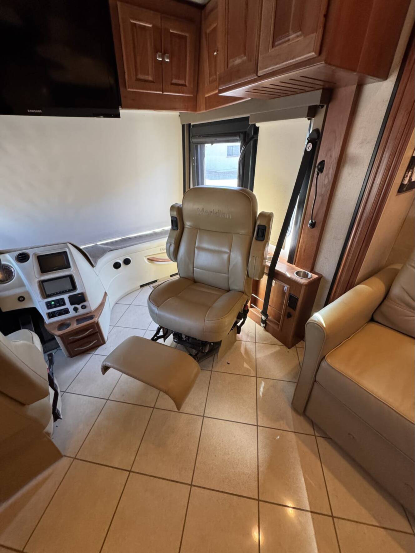 A photo of this 2013 Itasca Meridian 36M