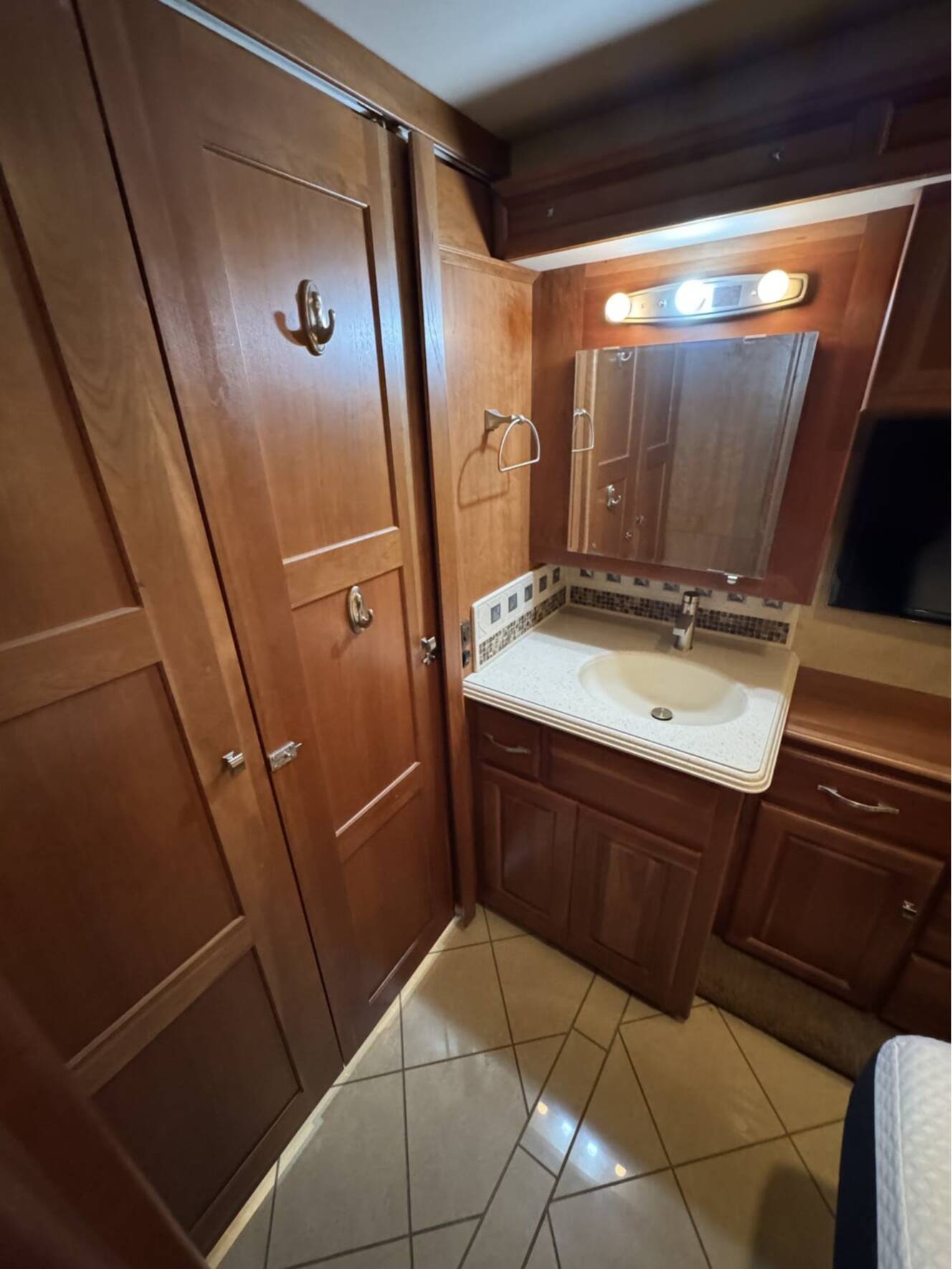 A photo of this 2013 Itasca Meridian 36M