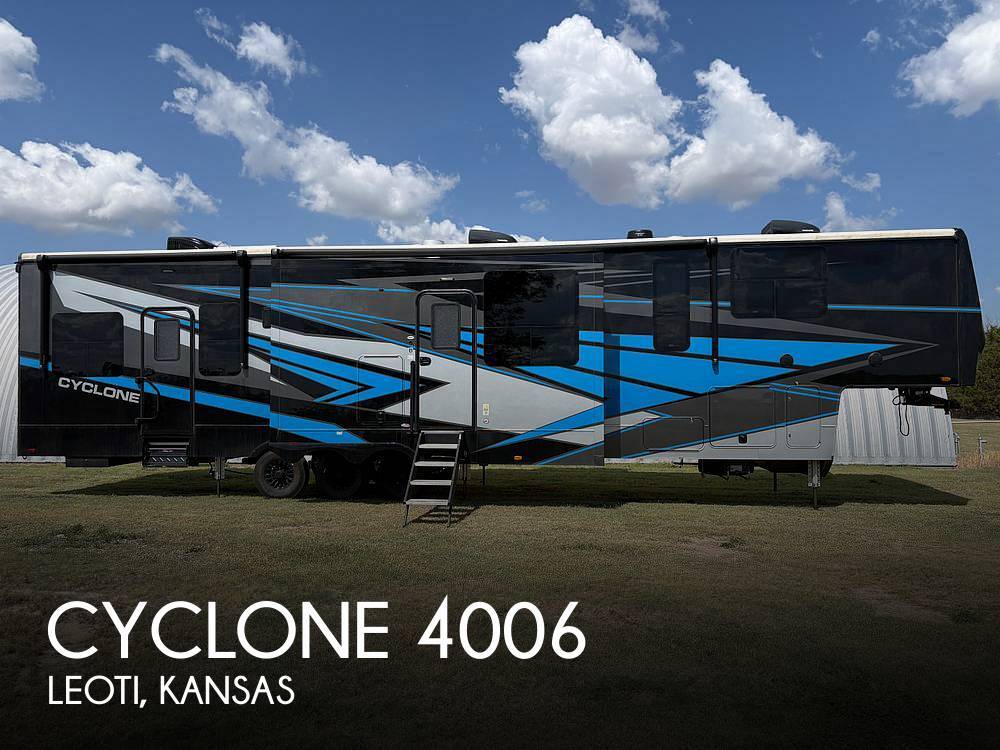 2025 Heartland Cyclone 4006 Fifth Wheel Toy Hauler RV