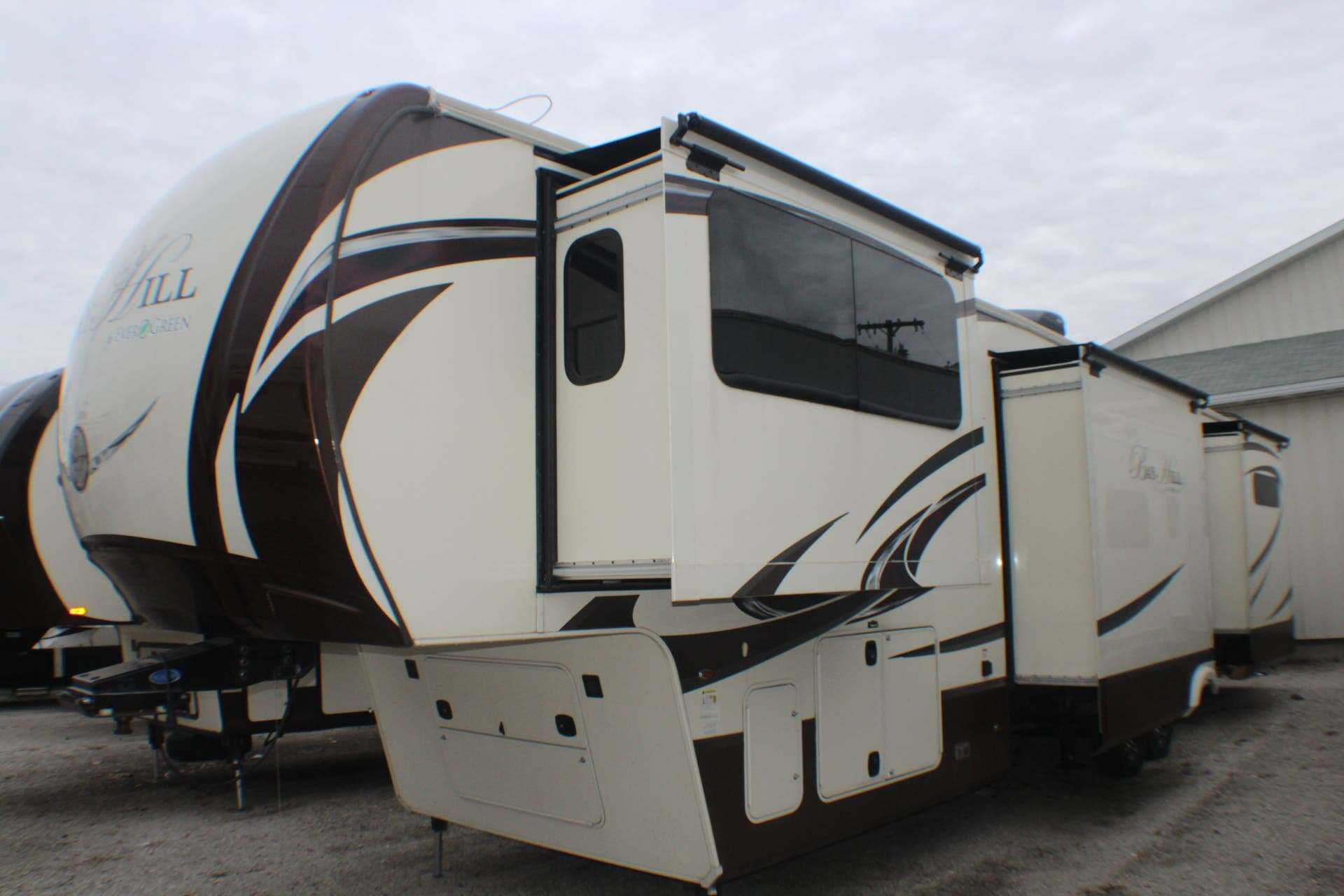 2016 Lifestyle Luxury Rv Bay Hill 379FL in clyde OH