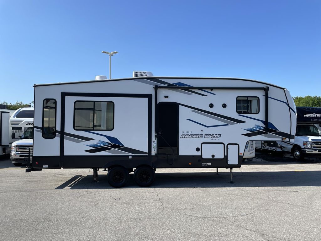 2024 Forest River Cherokee Arctic Wolf 27SGS in indianapolis IN