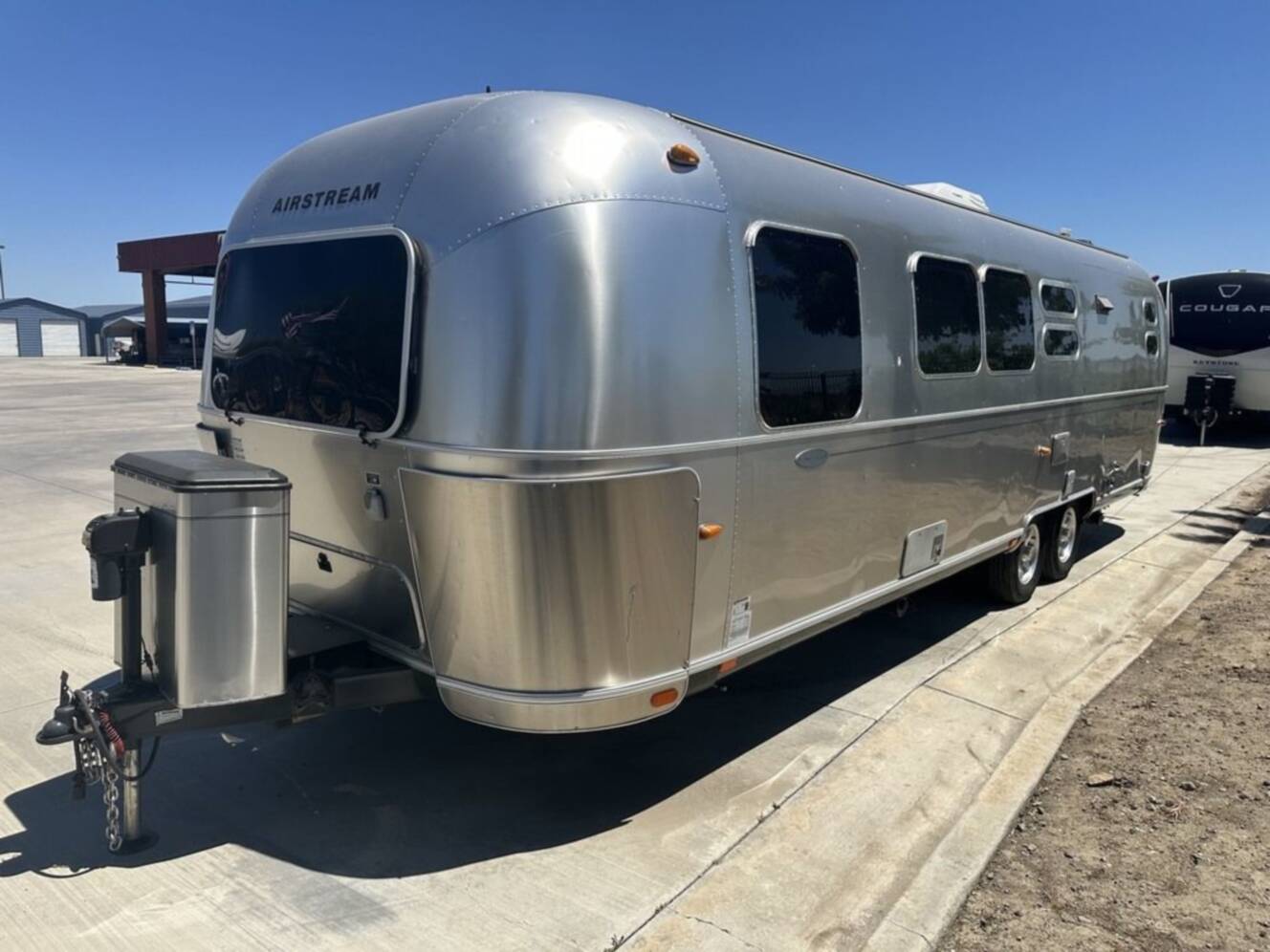 A photo of this 2014 Airstream Flying Cloud 30FB