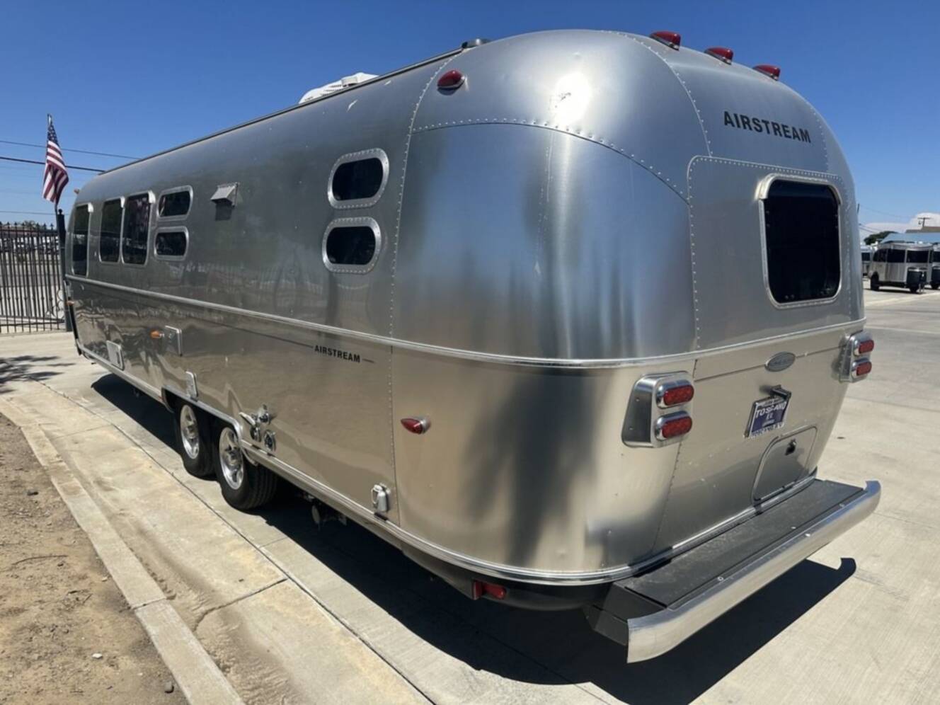 A photo of this 2014 Airstream Flying Cloud 30FB