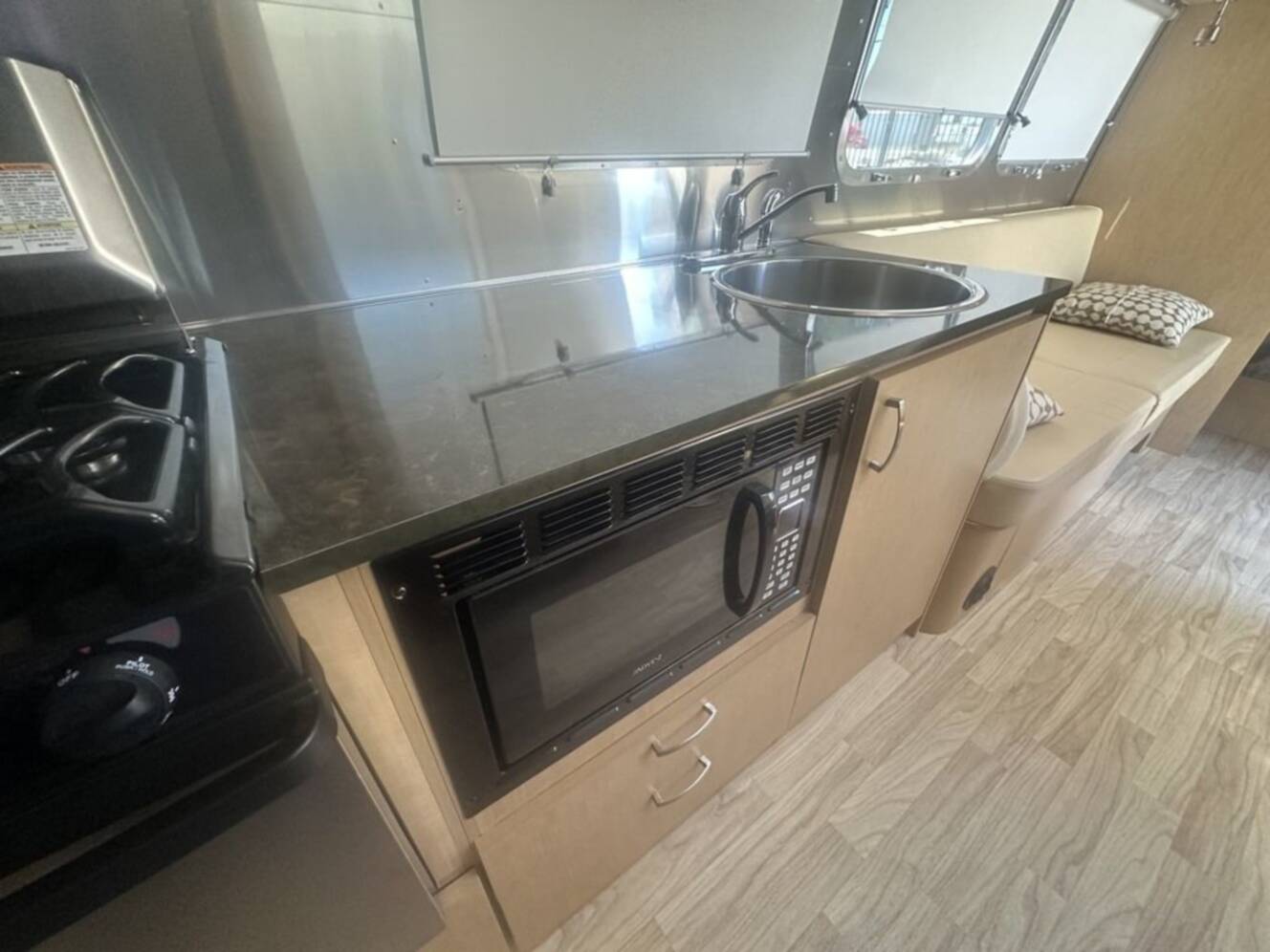 A photo of this 2014 Airstream Flying Cloud 30FB