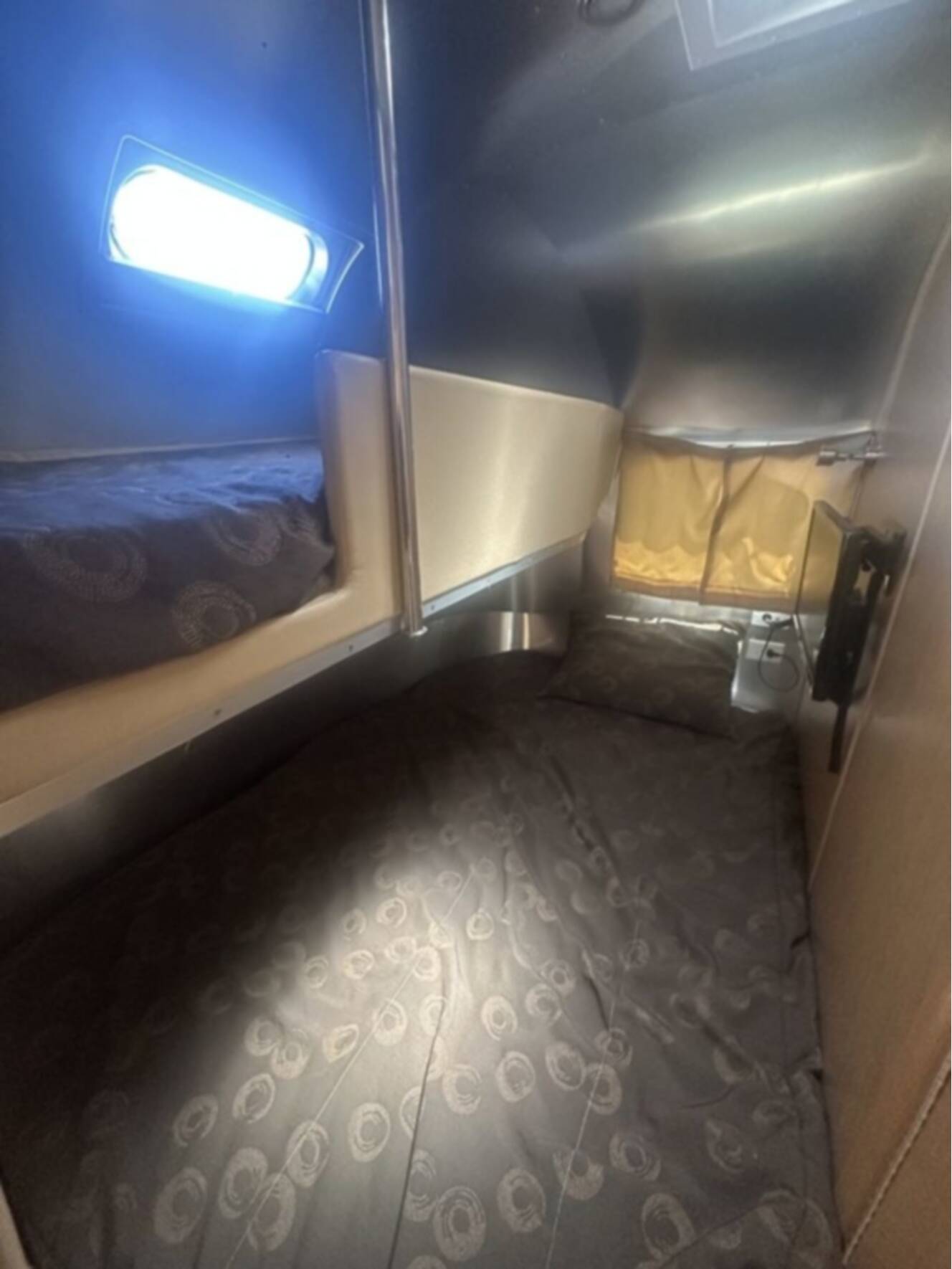 A photo of this 2014 Airstream Flying Cloud 30FB