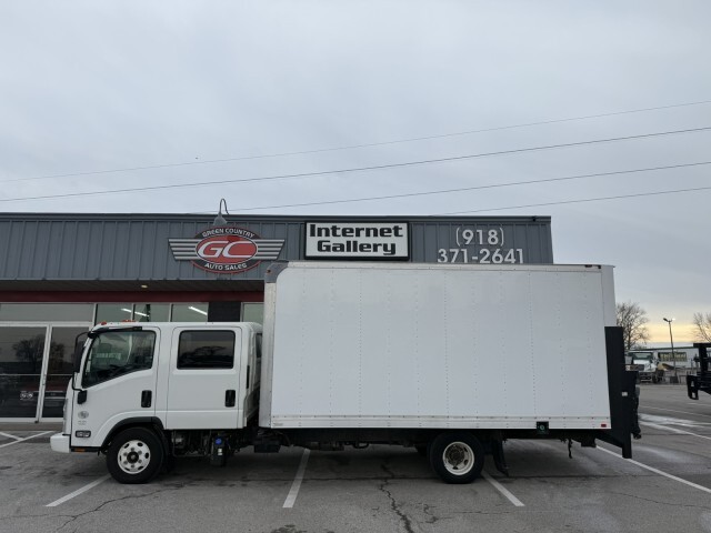 2017 Chevrolet 4500HD Crew Cab Box Truck in Collinsville, OK