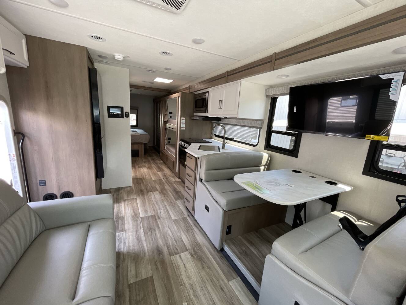 A photo of this 2027 Thor FREEDOM TRAVELER A32