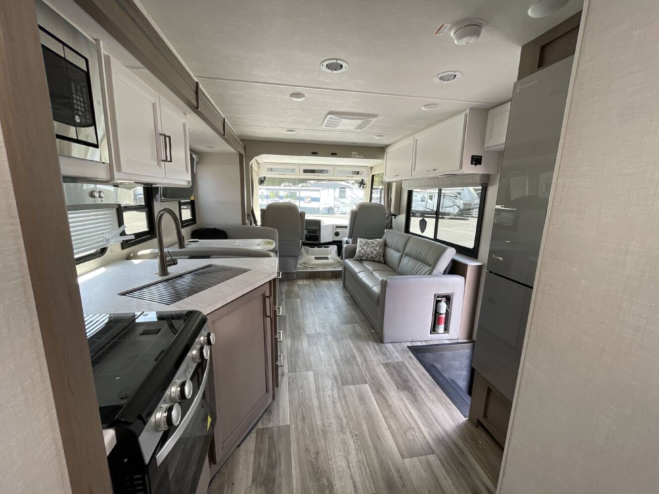 A photo of this 2027 Thor FREEDOM TRAVELER A32