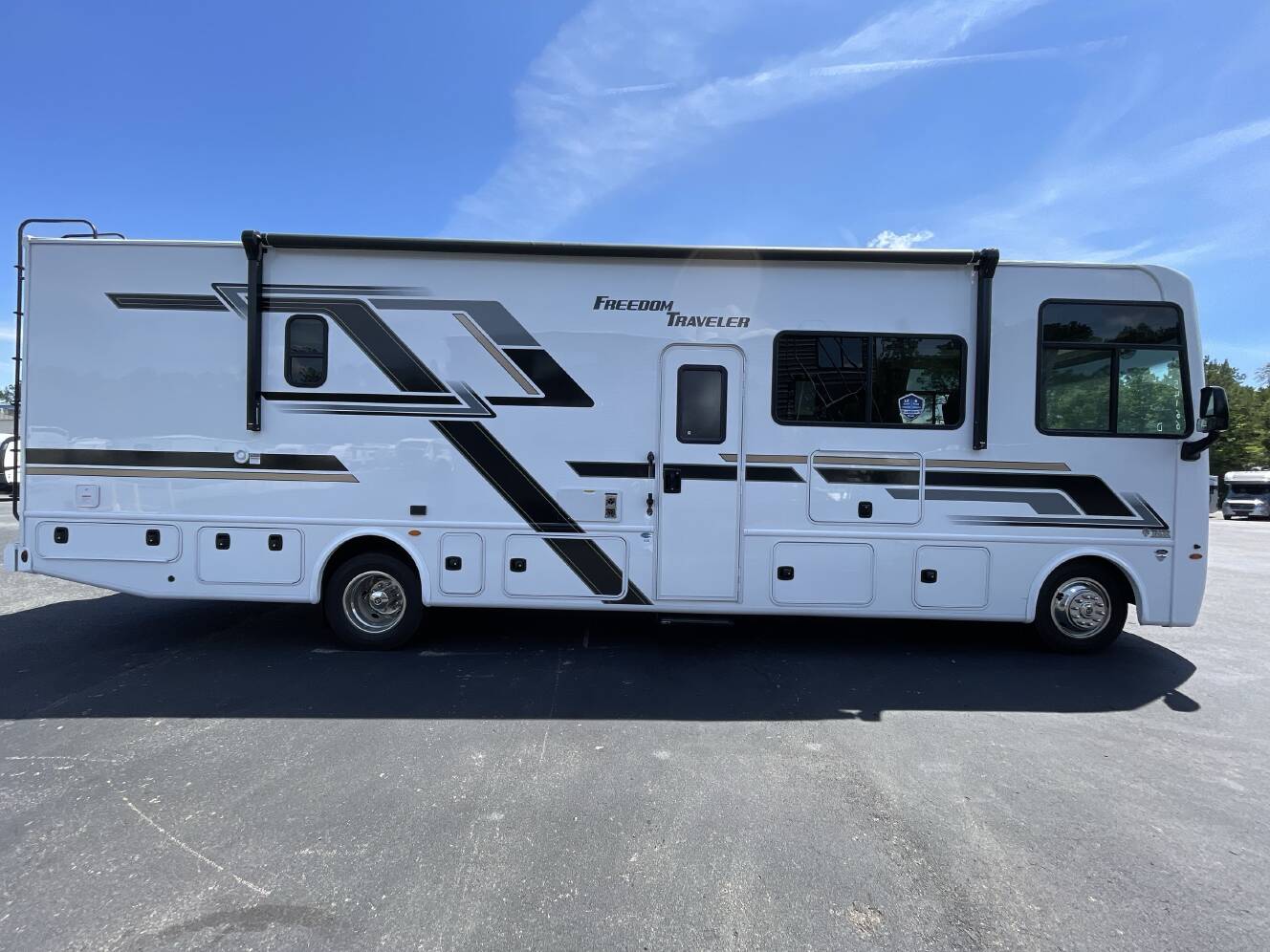 A photo of this 2027 Thor FREEDOM TRAVELER A32