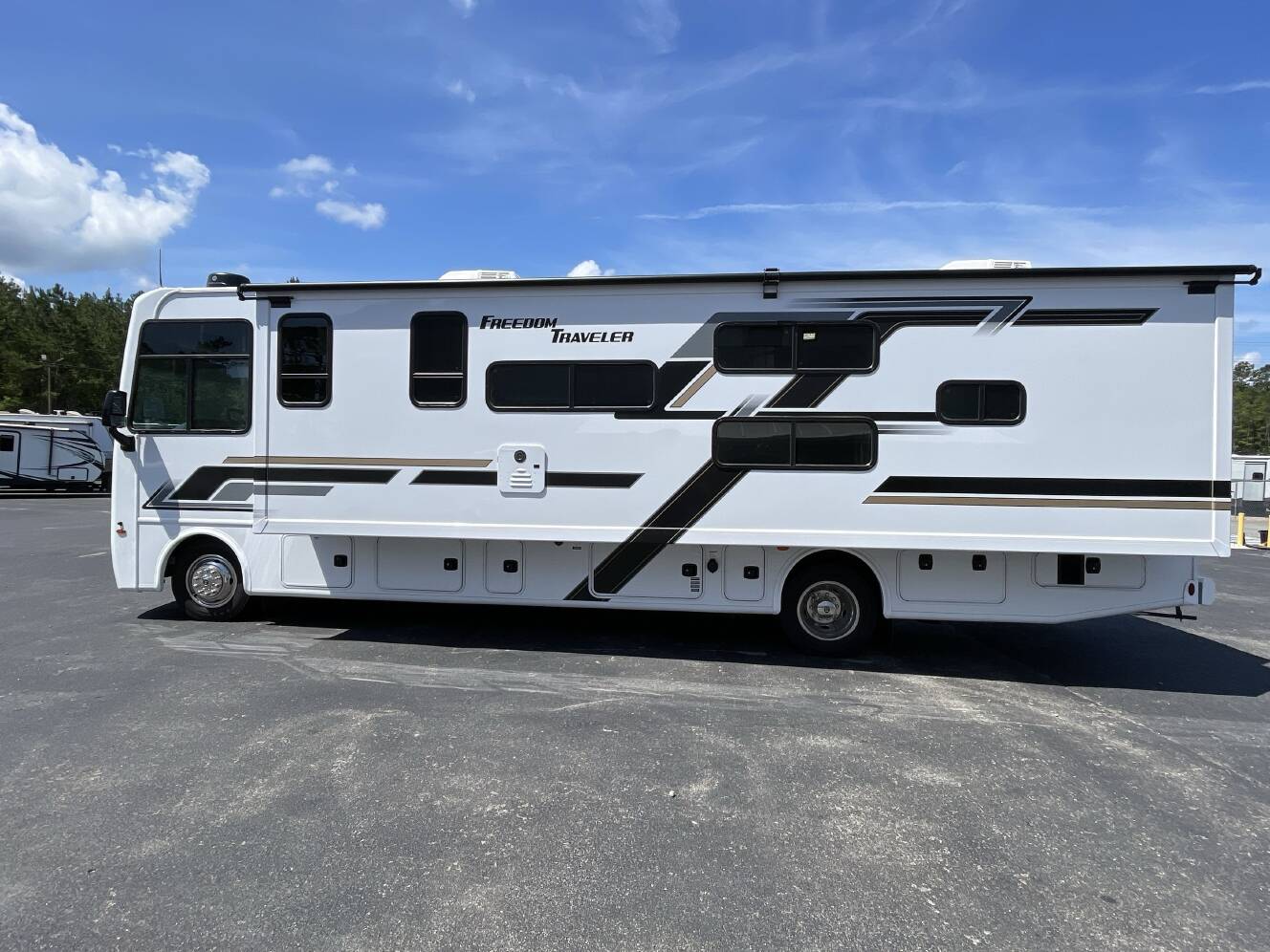 A photo of this 2027 Thor FREEDOM TRAVELER A32