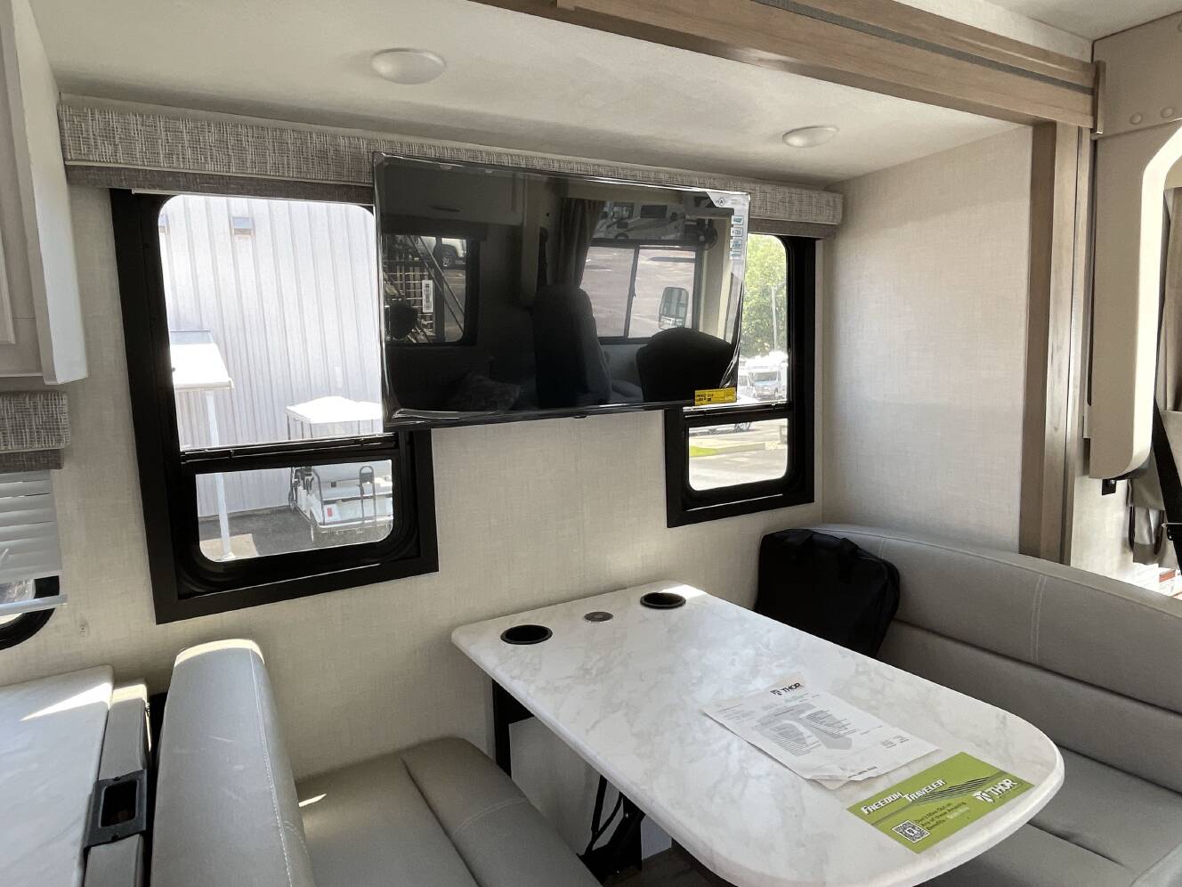 A photo of this 2027 Thor FREEDOM TRAVELER A32