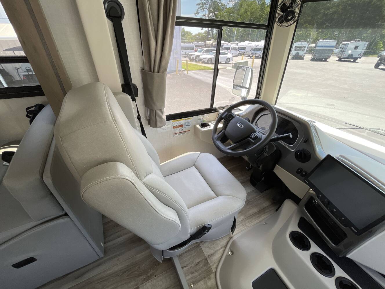 A photo of this 2027 Thor FREEDOM TRAVELER A32