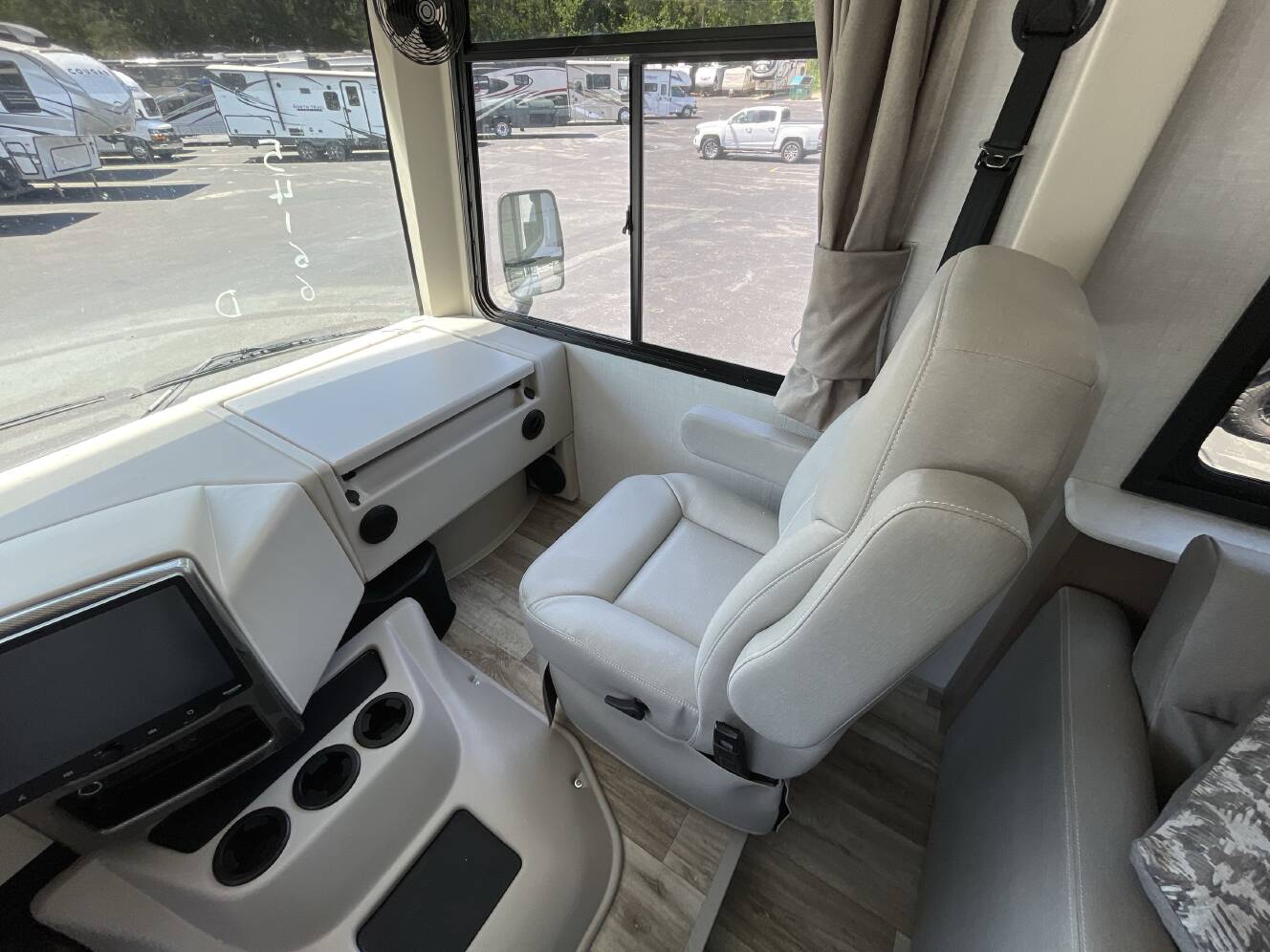 A photo of this 2027 Thor FREEDOM TRAVELER A32