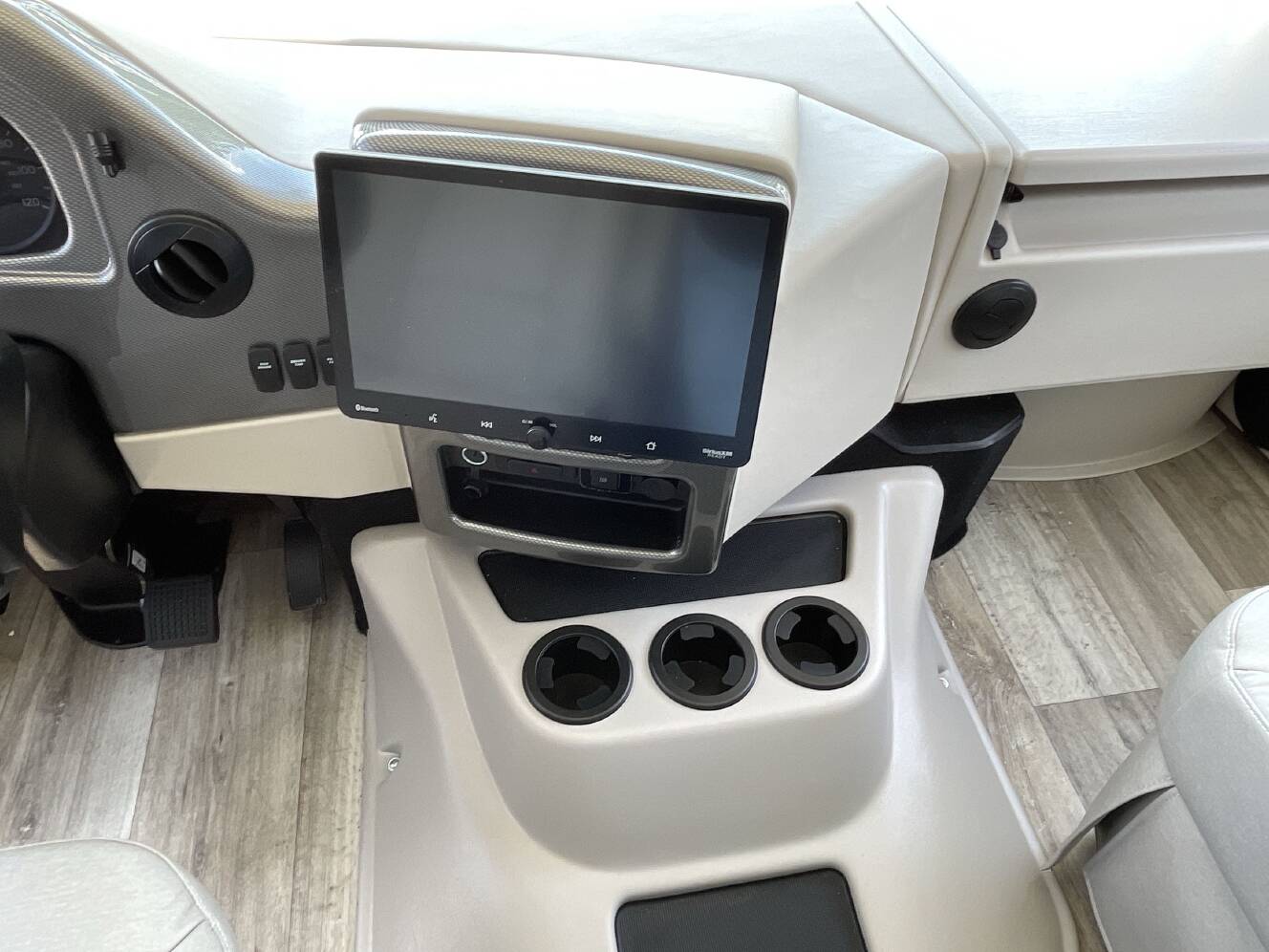 A photo of this 2027 Thor FREEDOM TRAVELER A32