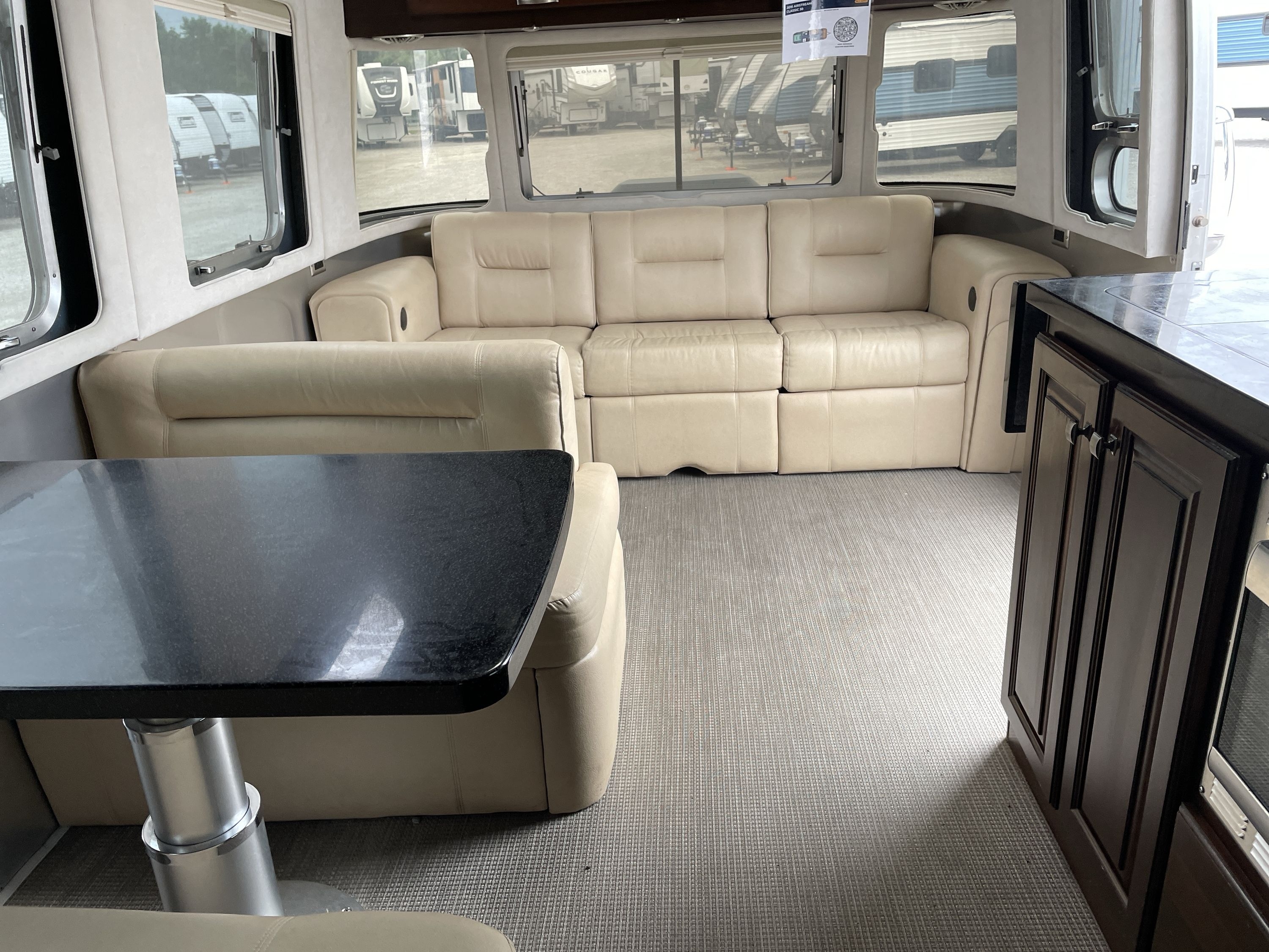 2016 Airstream CLASSIC 30 in grain valley MO