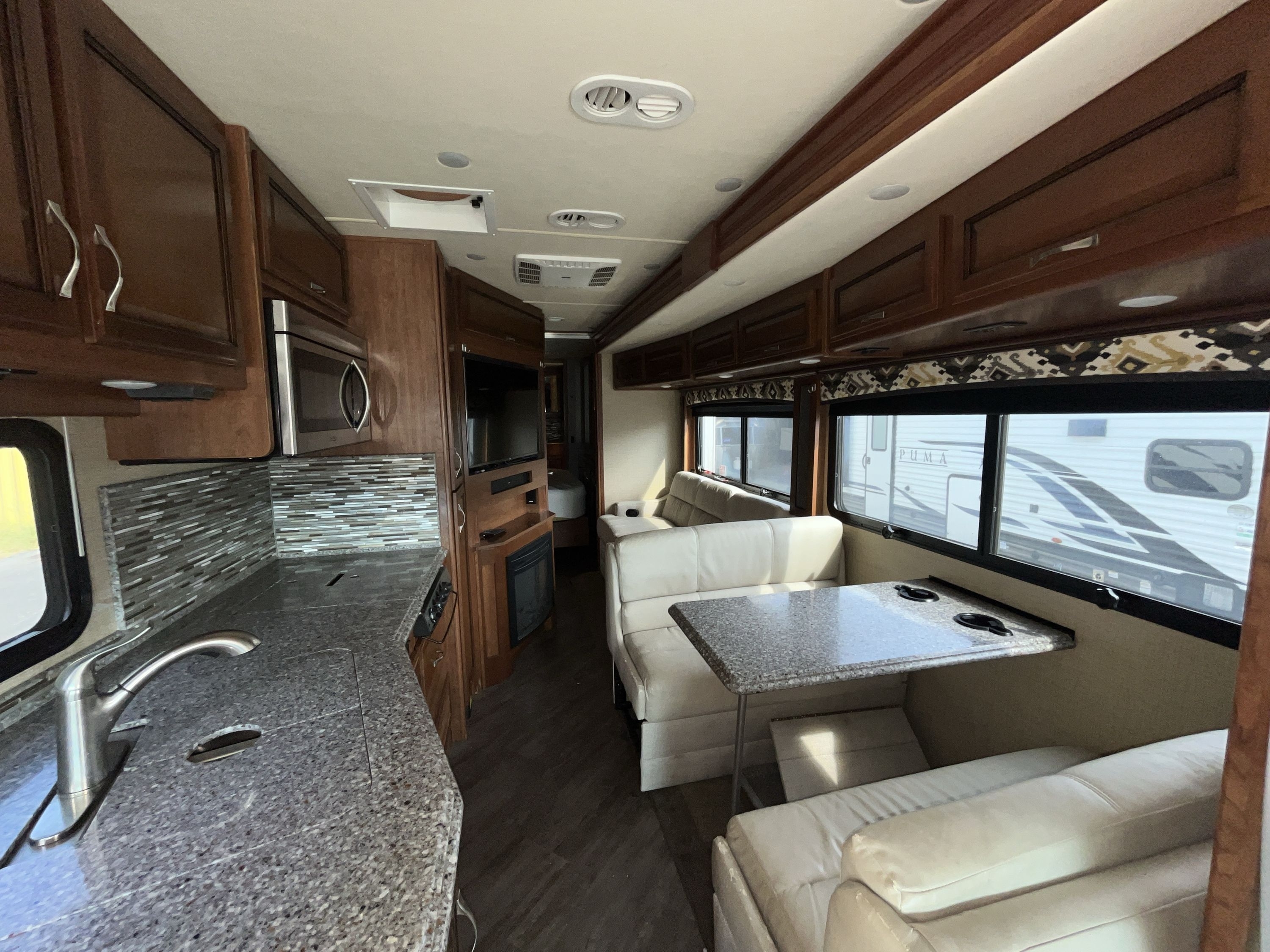 2017 Fleetwood PACE ARROW 36U in ridgeland SC