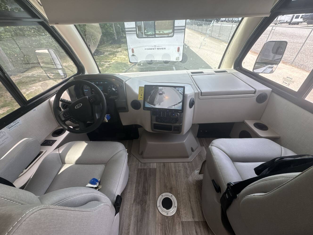 A photo of this 2027 Thor FREEDOM TRAVELER A26