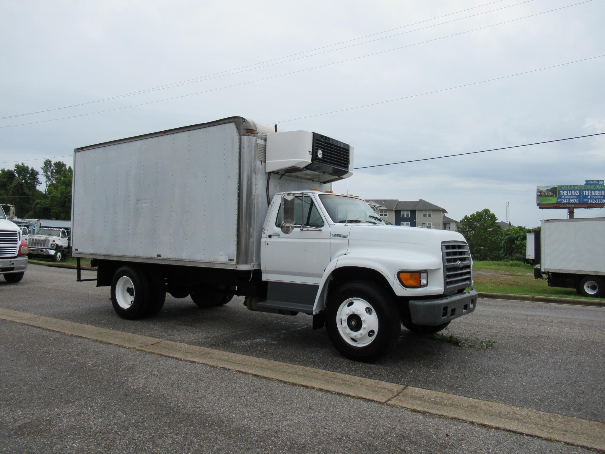 1999 FORD F800 in Tuscaloosa, AL