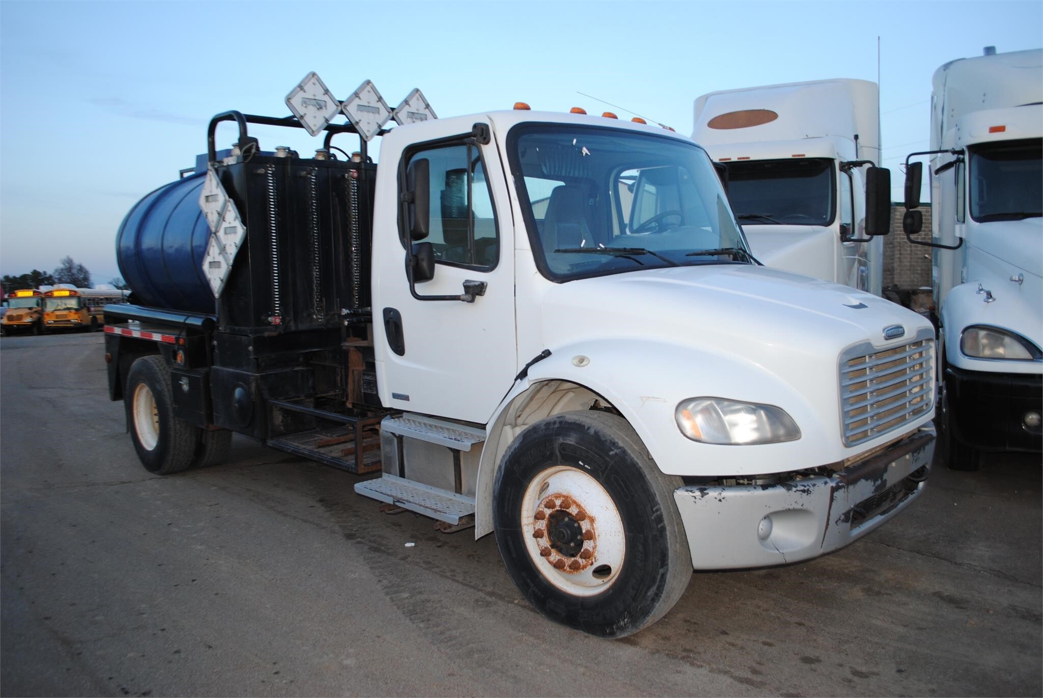 2008 FREIGHTLINER BUSINESS CLASS M2 106 in Covington, TN