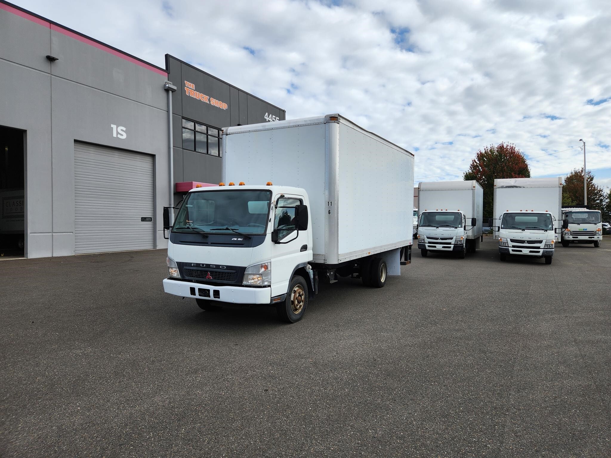 2007 MITSUBISHI FUSO FE180 in Portland, OR