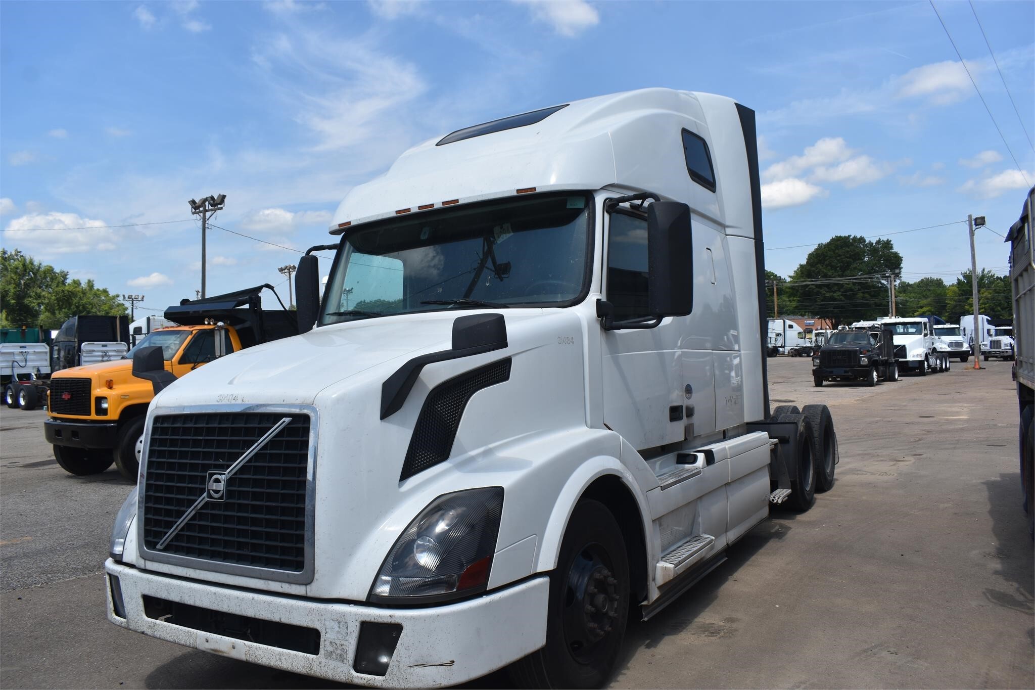 2016 VOLVO VN 630 in Covington, TN