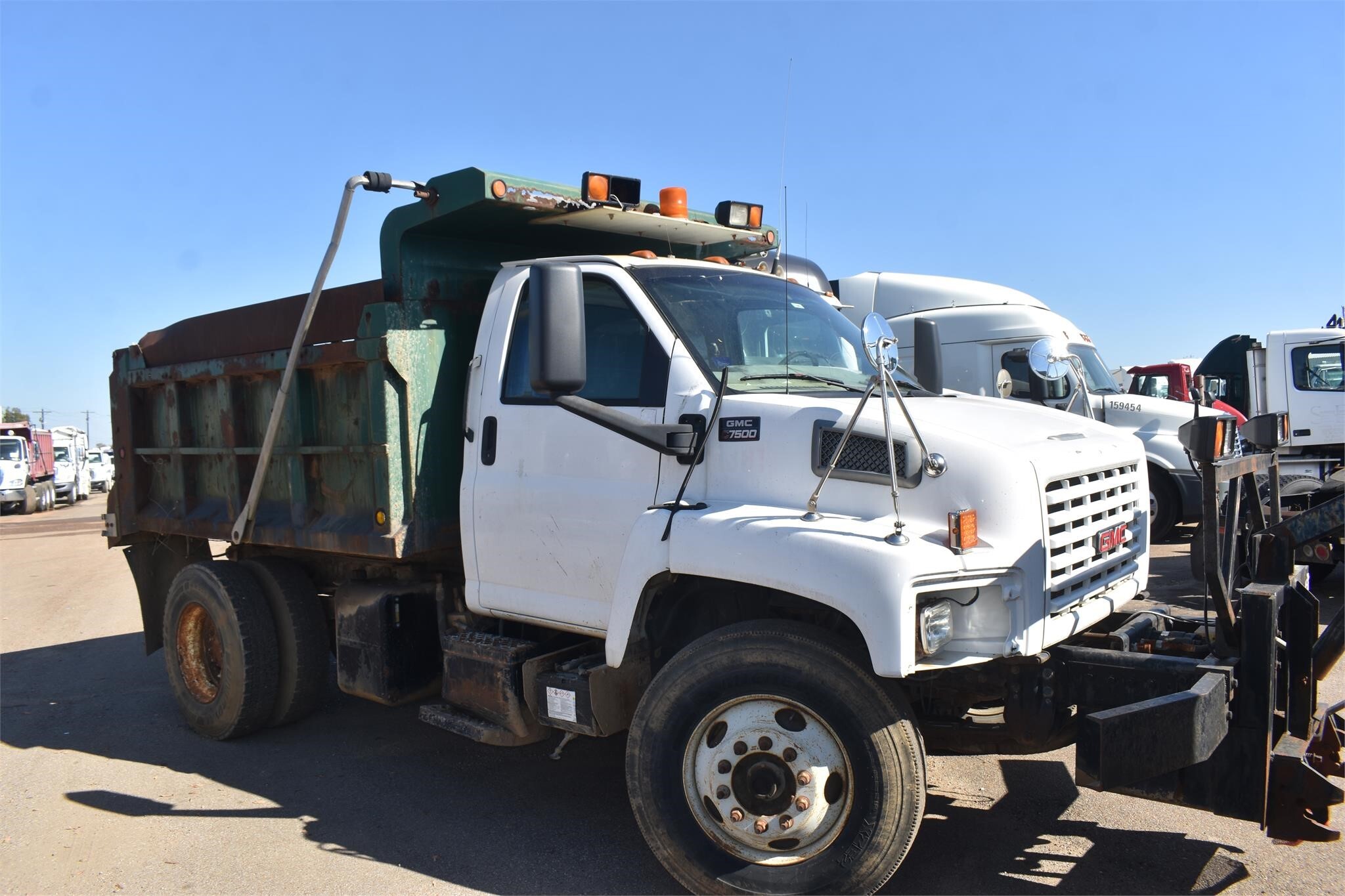 2005 GMC C7500 in Covington, TN