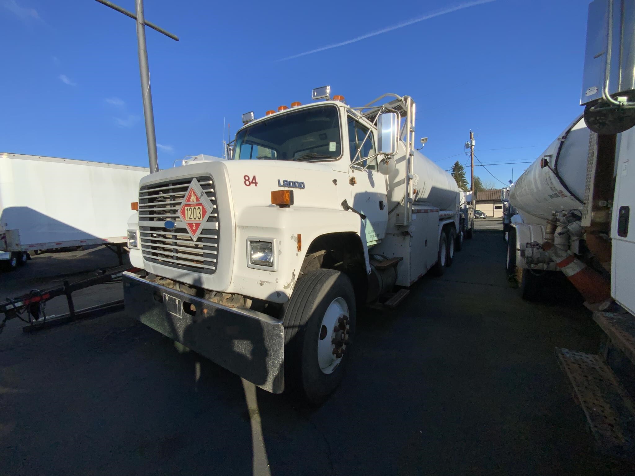 1996 FORD LNT8000 in Auburn, WA