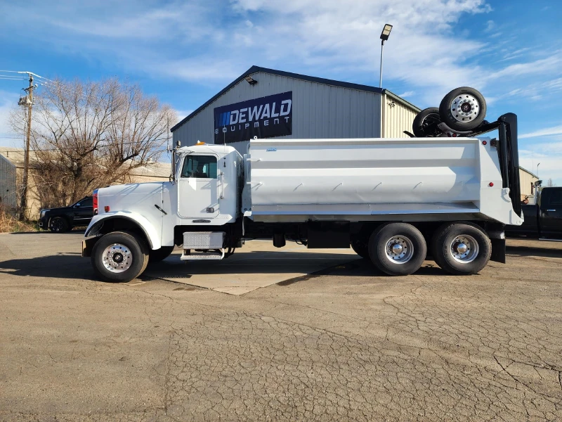 1996 FREIGHTLINER FLD120