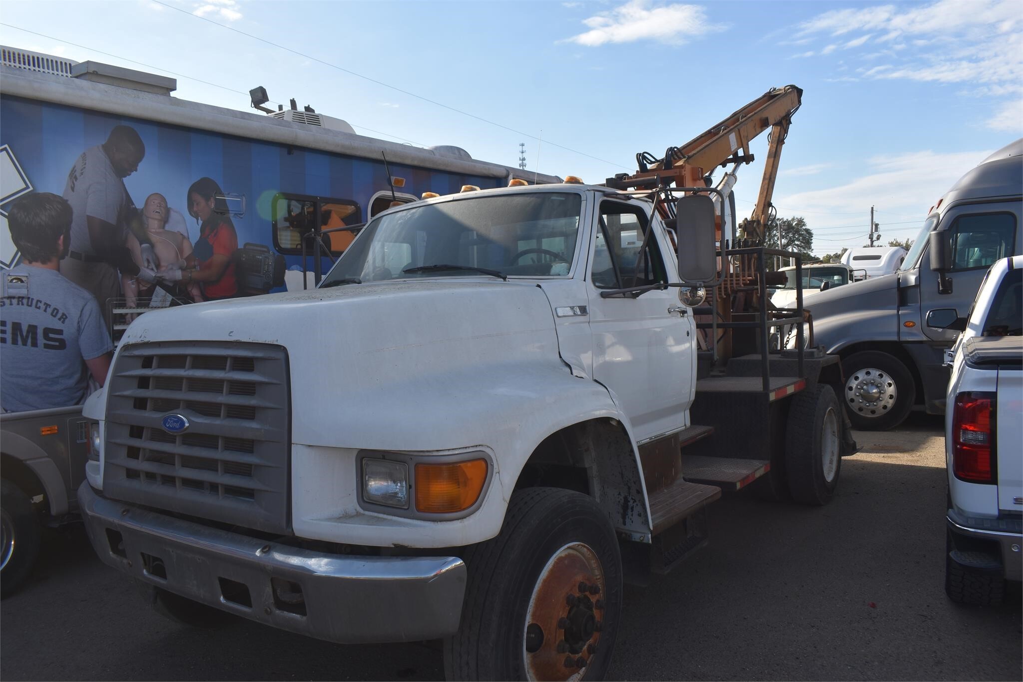 1995 FORD F800 in Covington, TN