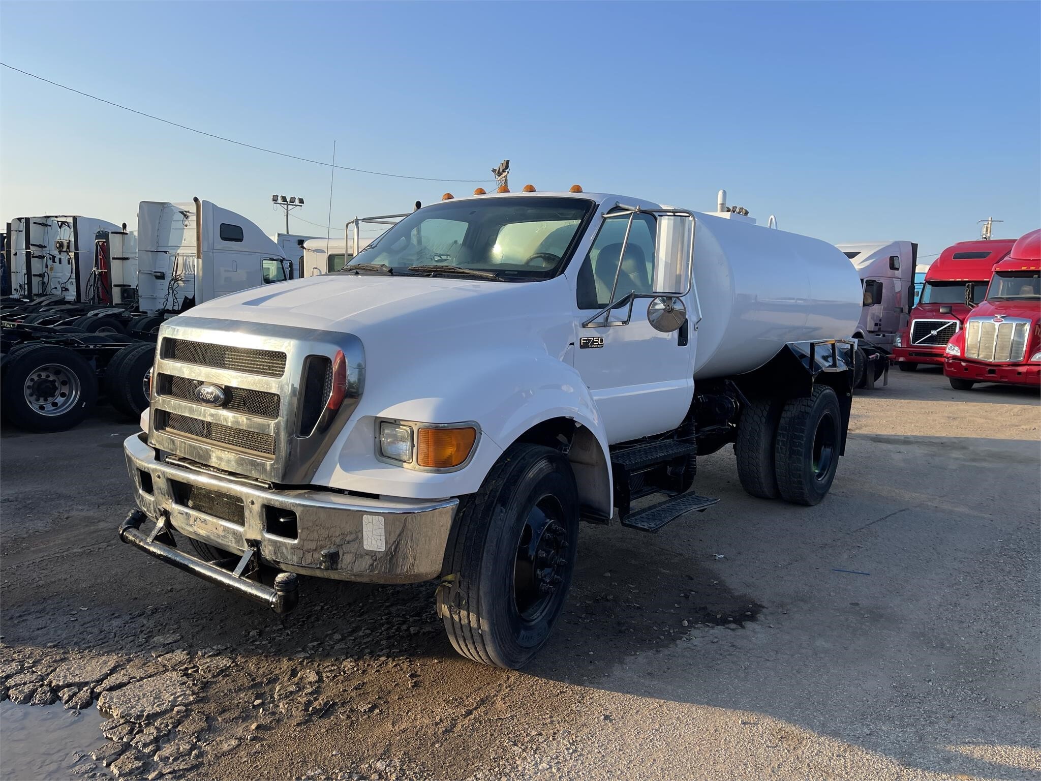 2007 FORD F750 in Covington, TN