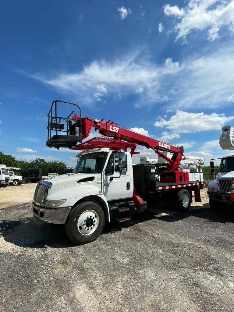 2007 INTERNATIONAL 4300 in San Antonio, TX