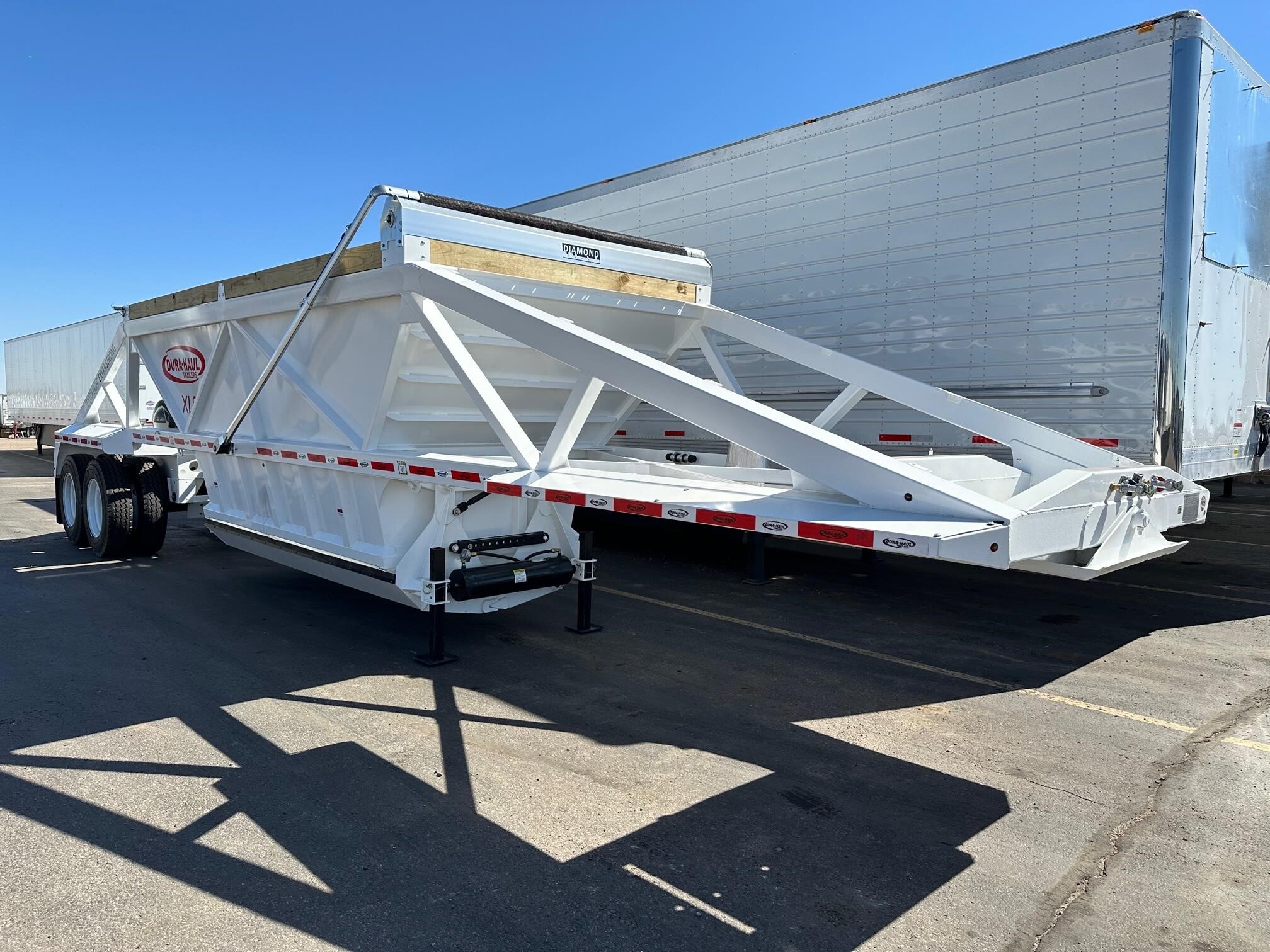 2026 DURA HAUL 40' AIR RIDE BOTTOM DUMP, ELECTRIC TARP, WINDROW D in Henderson, CO