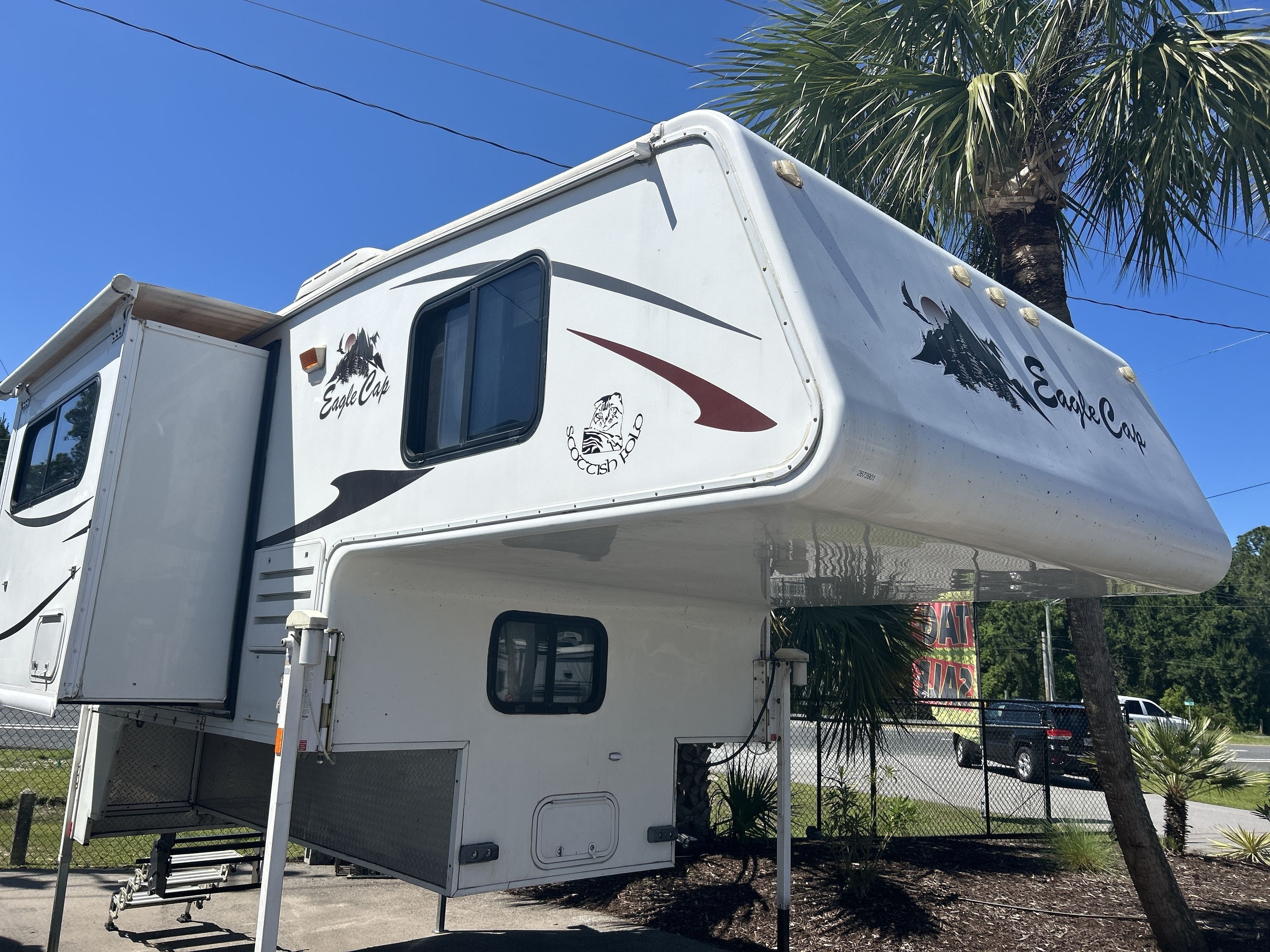 2010 Alpenlite EAGLE CAP 850 in gulf breeze FL