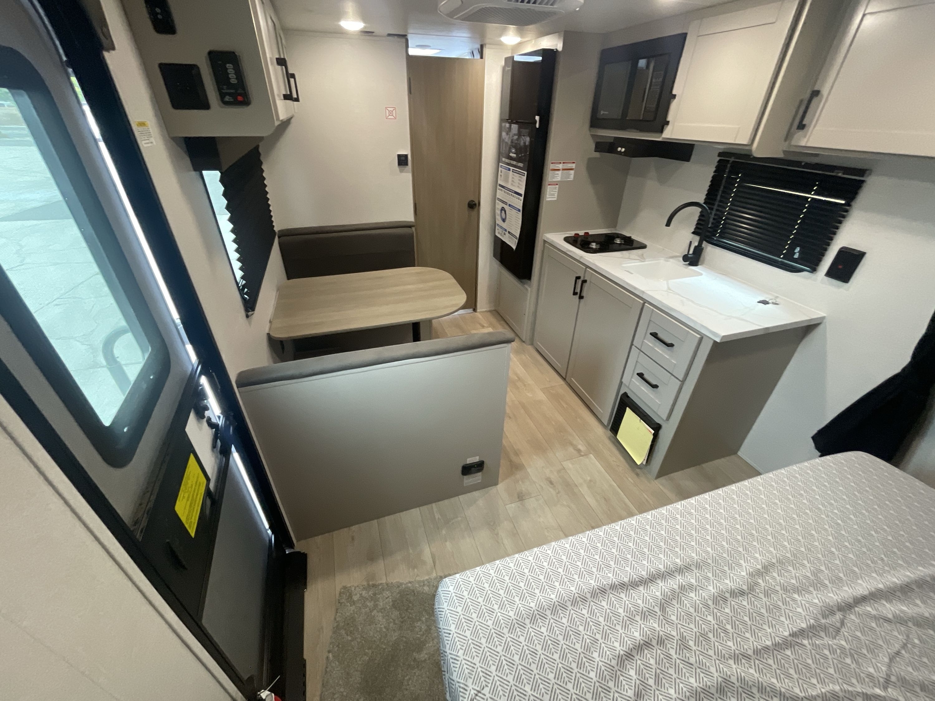 2027 Jayco JAY FLIGHT 175FQW in menifee CA