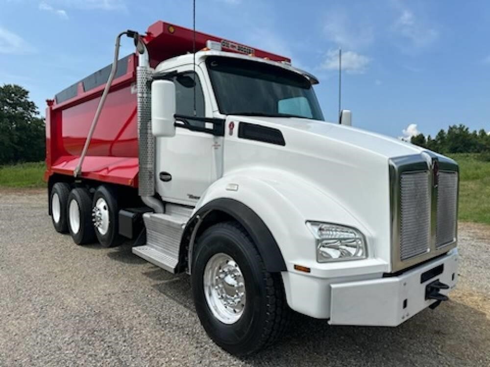 2017 KENWORTH T880 in Chatham, VA