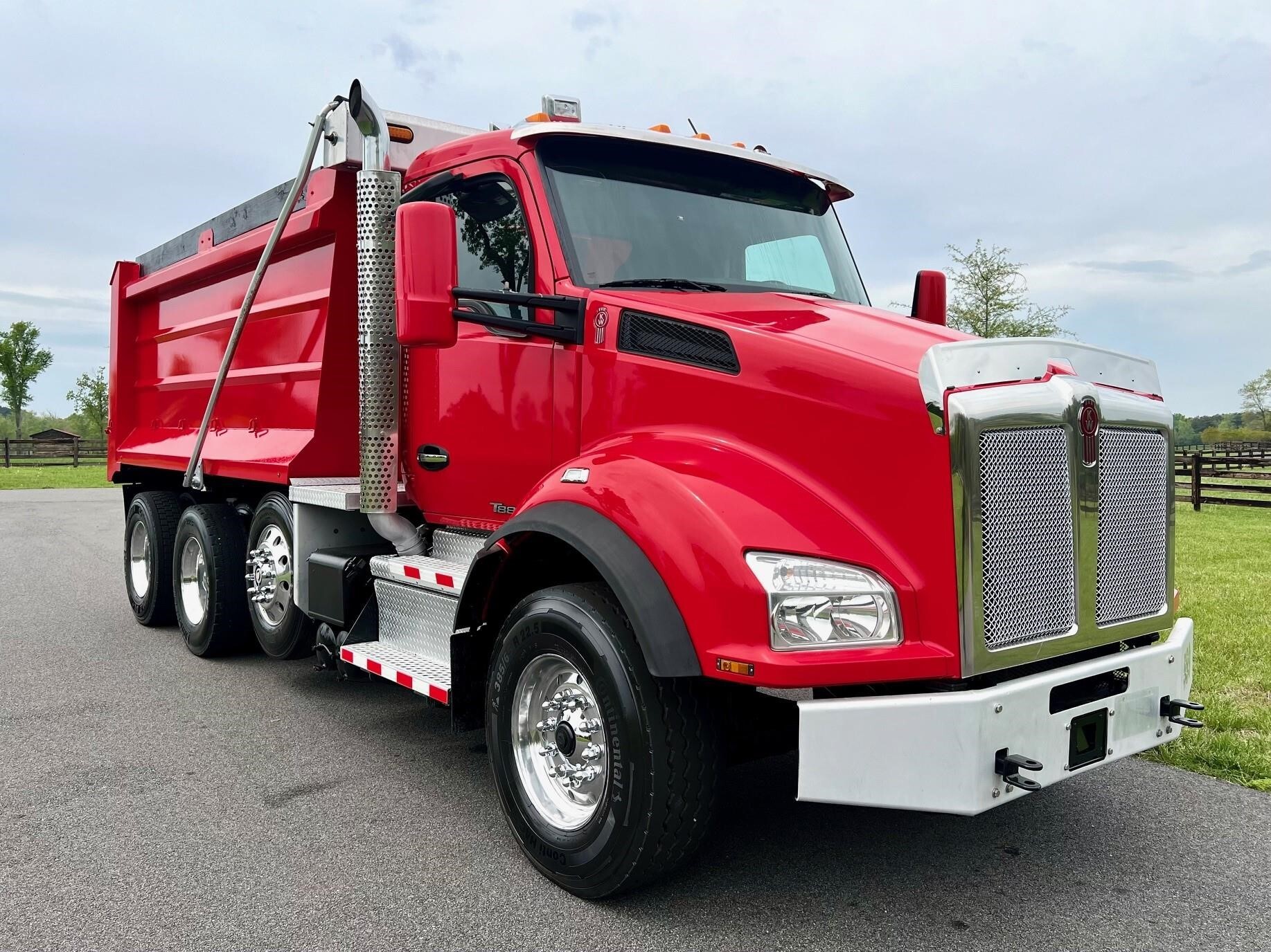 2020 KENWORTH T880 in Chatham, VA