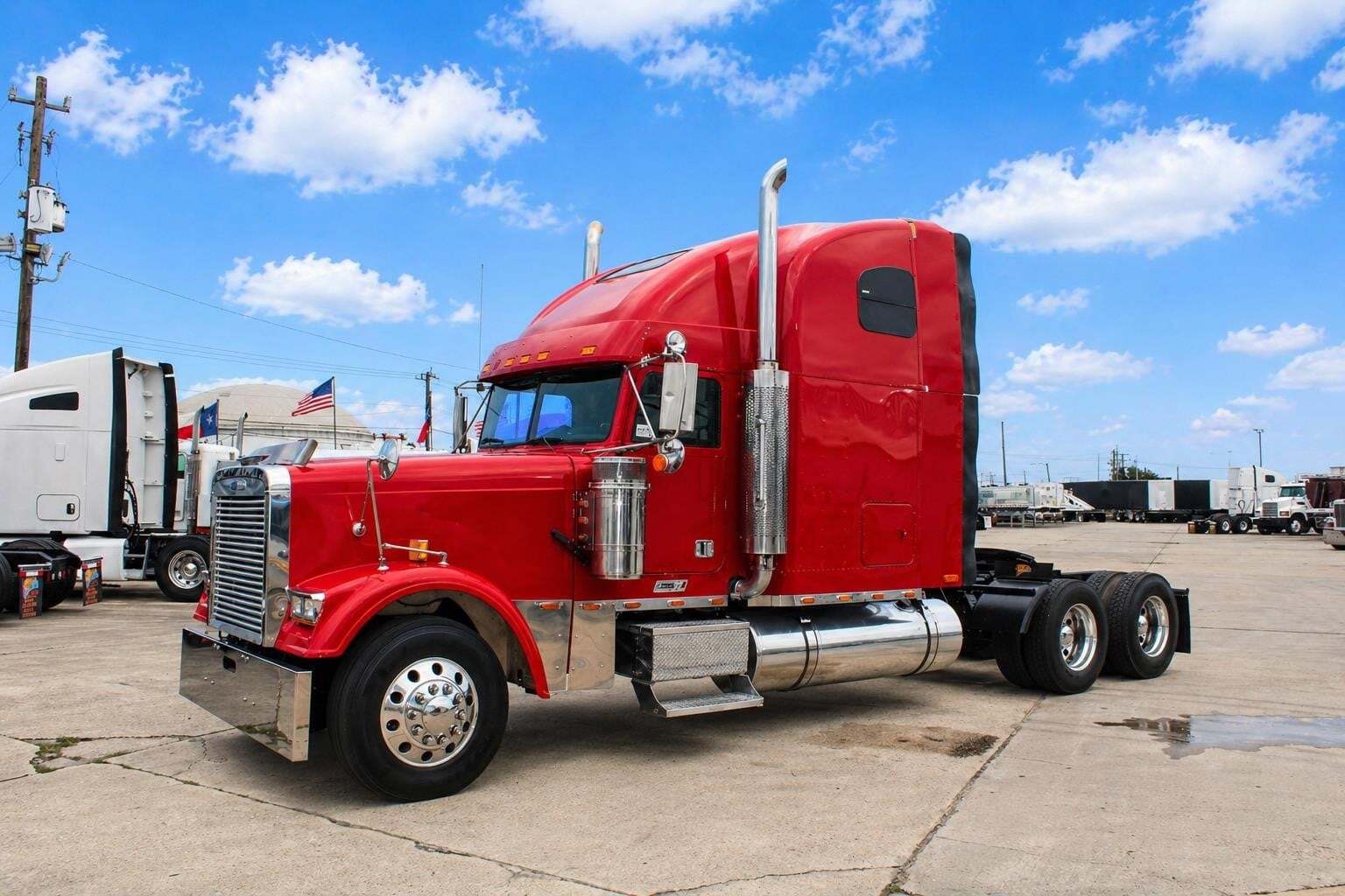 2001 FREIGHTLINER CLASSIC in Houston, TX