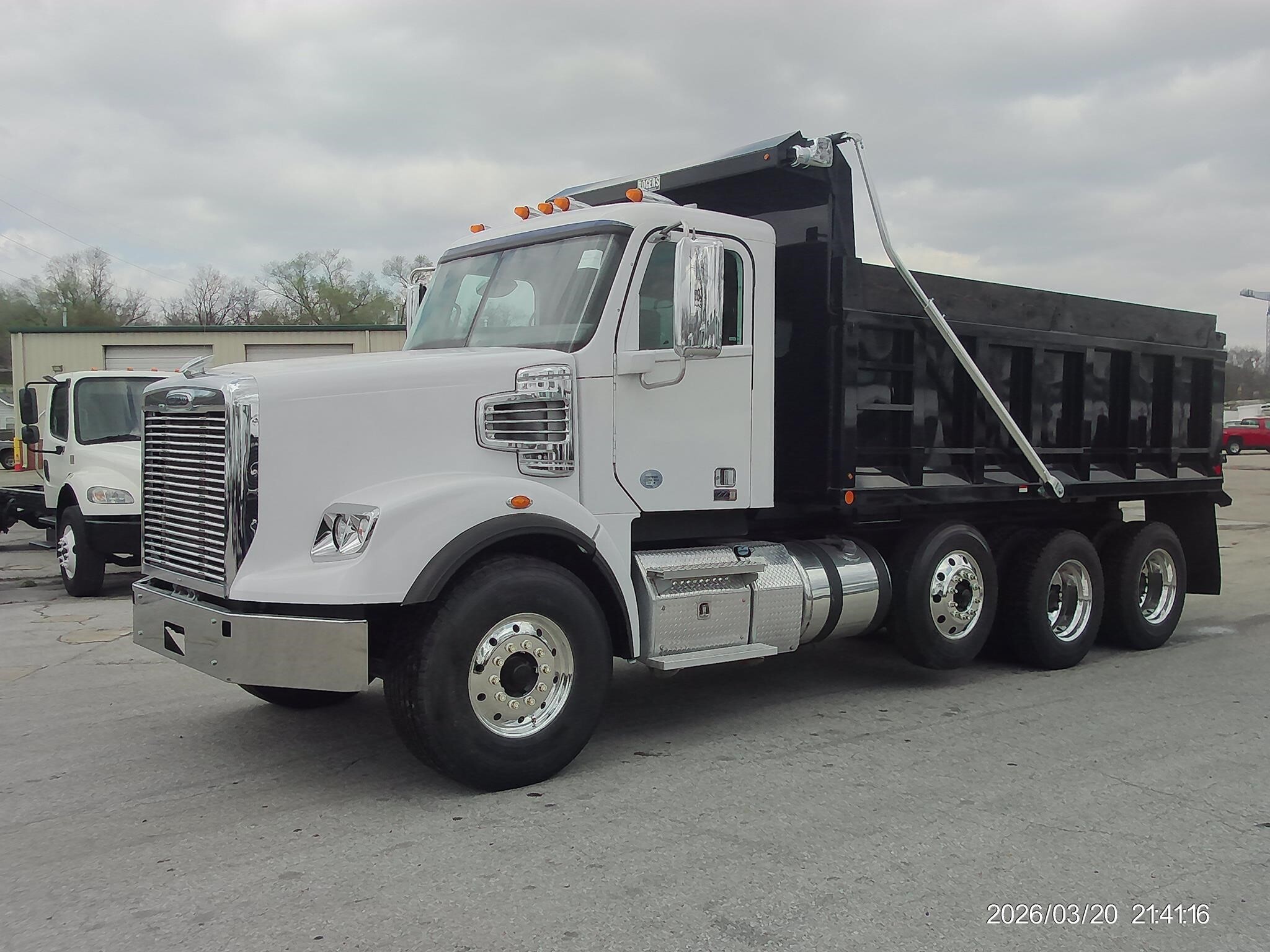 2017 FREIGHTLINER 122SD in Kansas City, KS