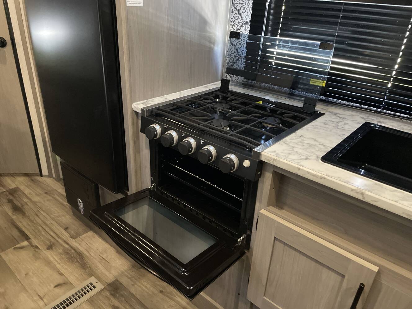 A photo of this 2023 Coleman COLEMAN LANTERN LT 214BH
