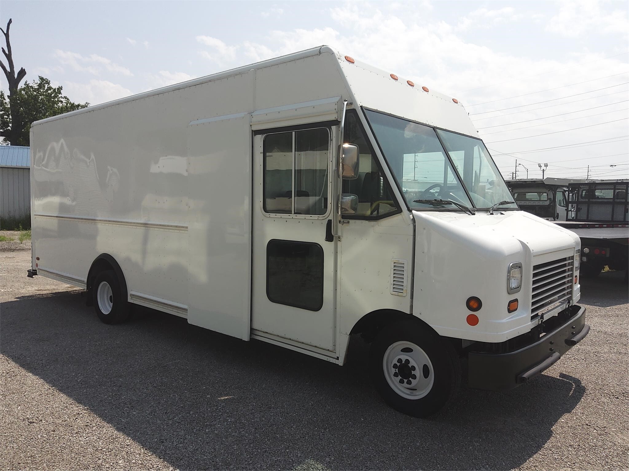 2009 FORD E450 in Fort Wayne, IN