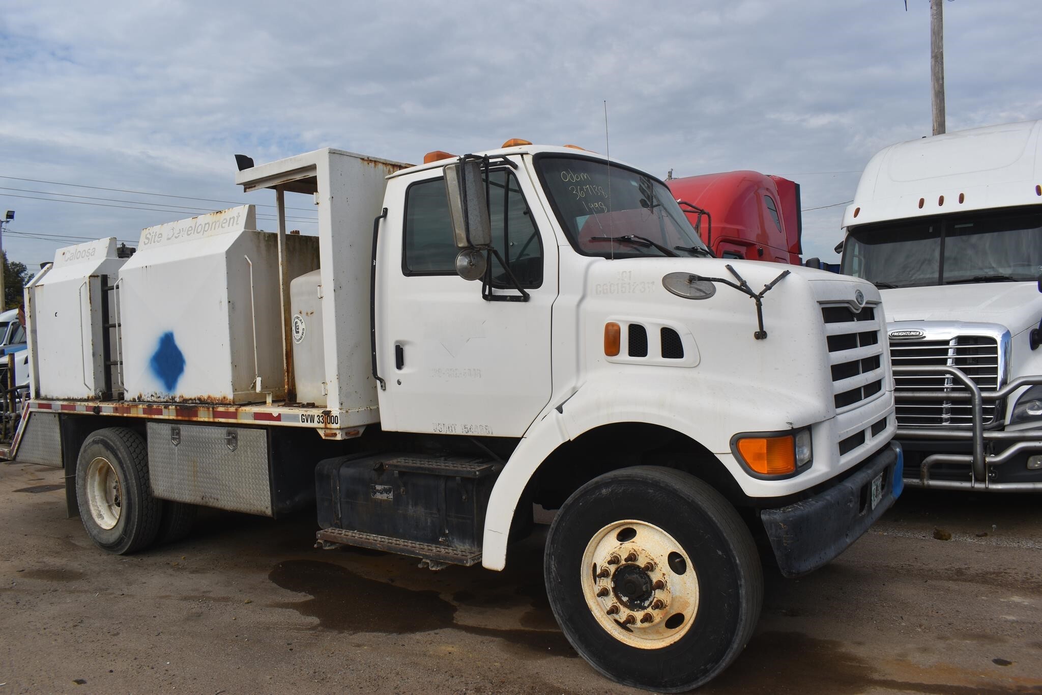 1998 FORD L8501 in Covington, TN
