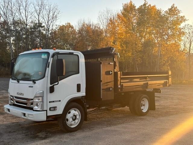 2025 ISUZU NRR in Marcy, NY