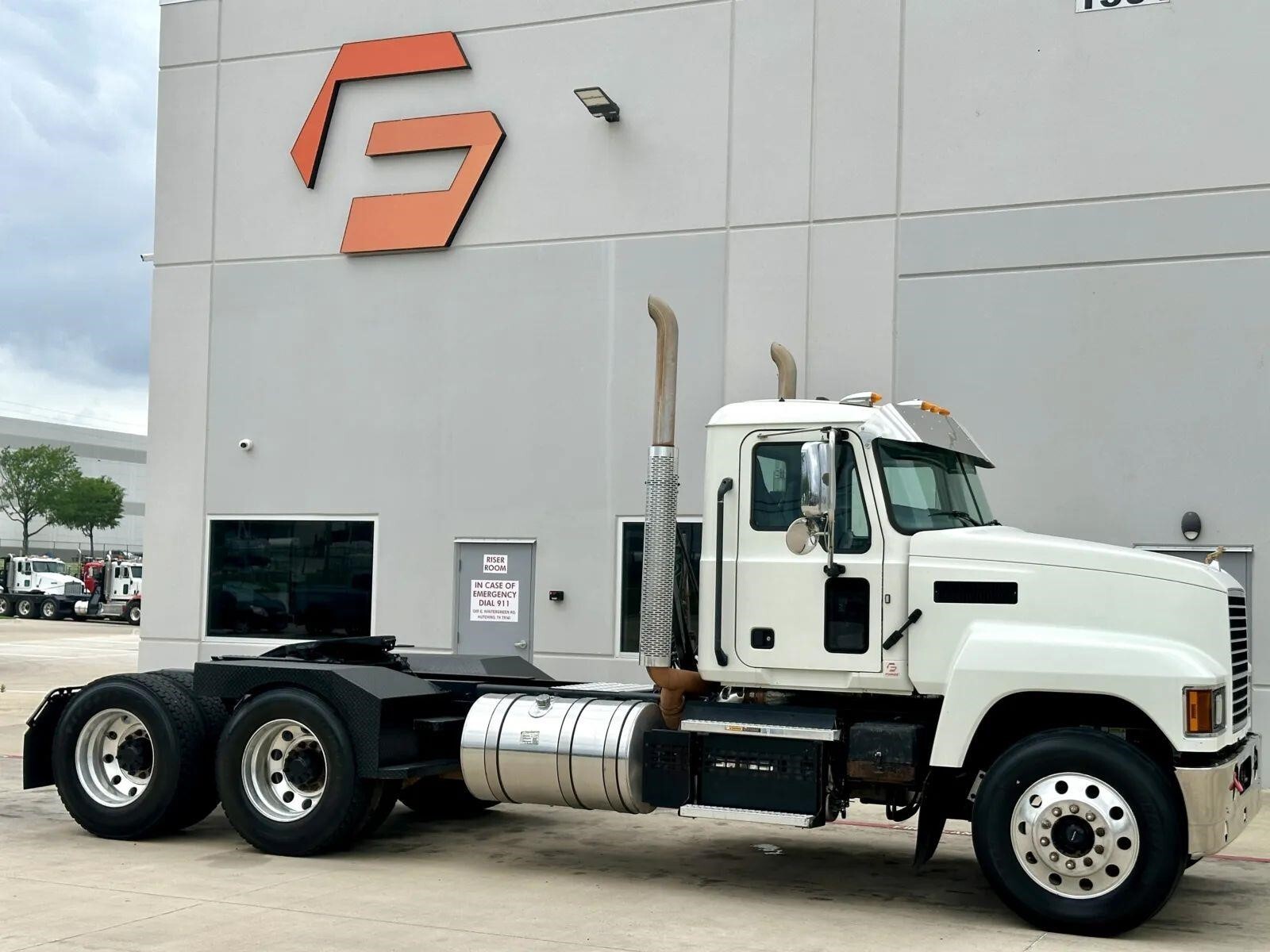 2019 MACK PINNACLE in Hutchins, TX